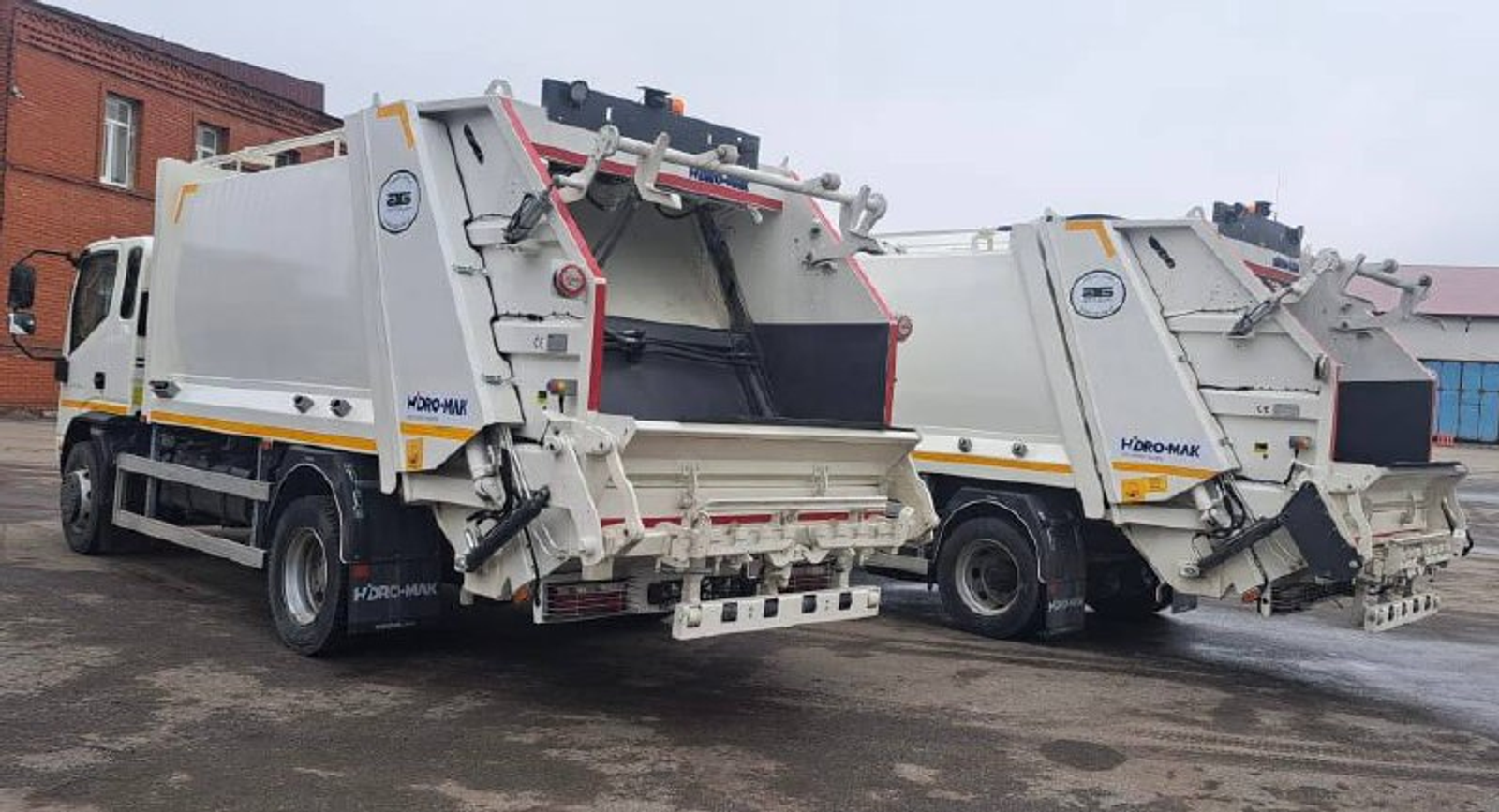 В Уфе закупили новые мусоровозы