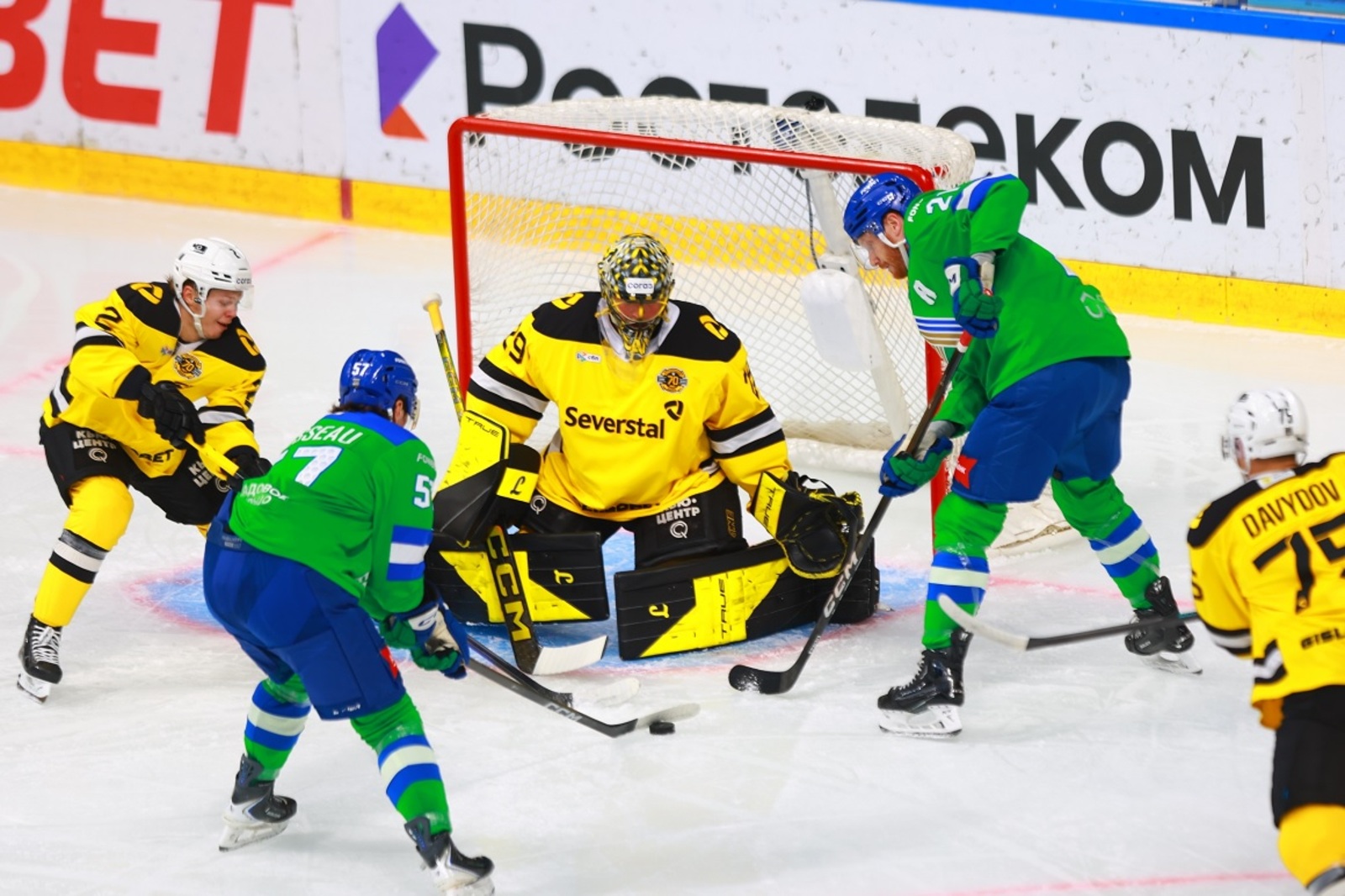 «Салават Юлаев» по буллитам победил «Северсталь»