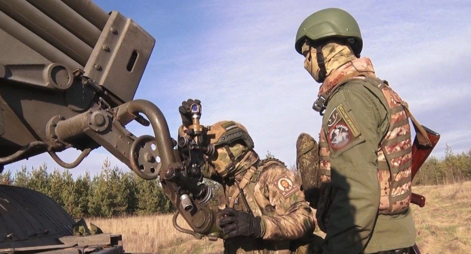 Съёмочная группа телеканала БСТ встретилась на передовой СВО с артиллеристами из Башкирии