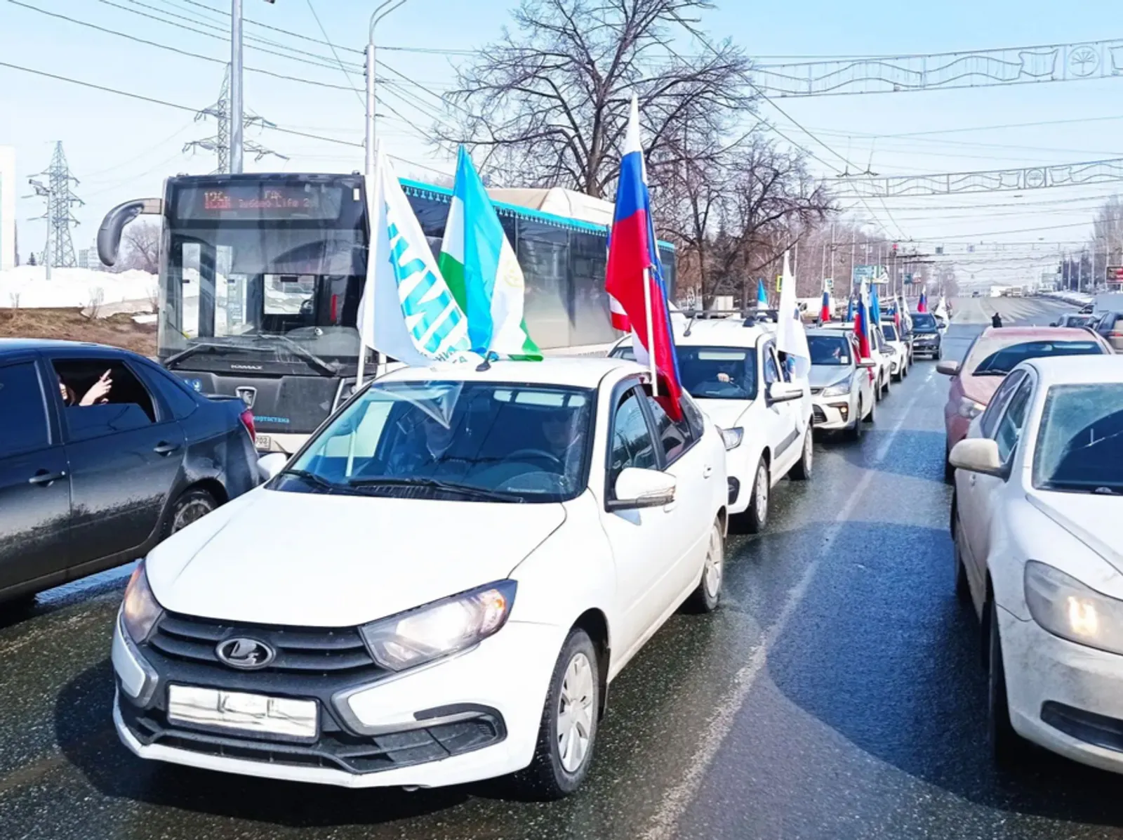 В Уфе прошёл автопробег в честь 12-летия воссоединения Крыма с Россией