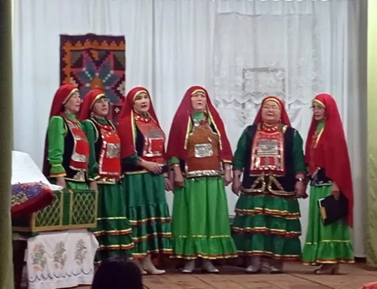 из архива Римы МИНГАЖОВОЙ Без фольклорного ансамбля Кулушевского СДК не обходится ни один праздник.