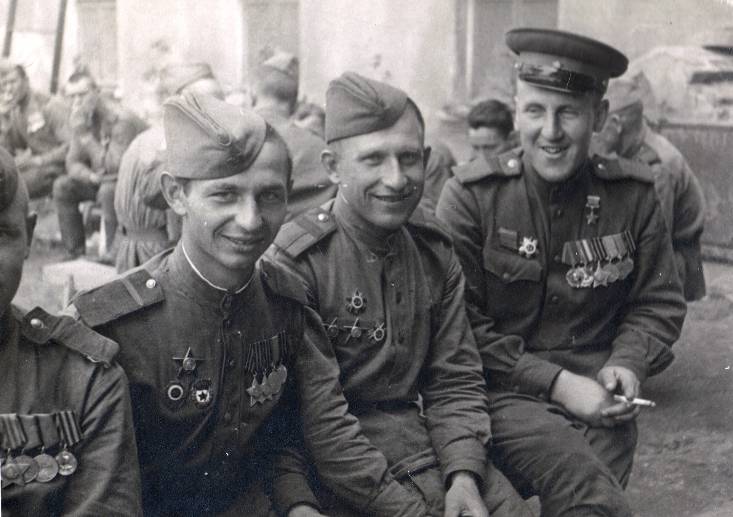 из архива Национального музея РБ Крайний справа — Иван Полунин.