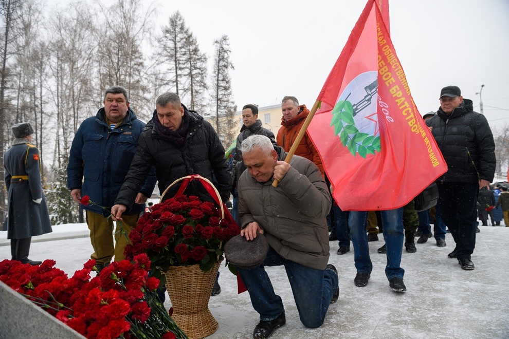 Радий Хабиров почтил память воинов-интернационалистов