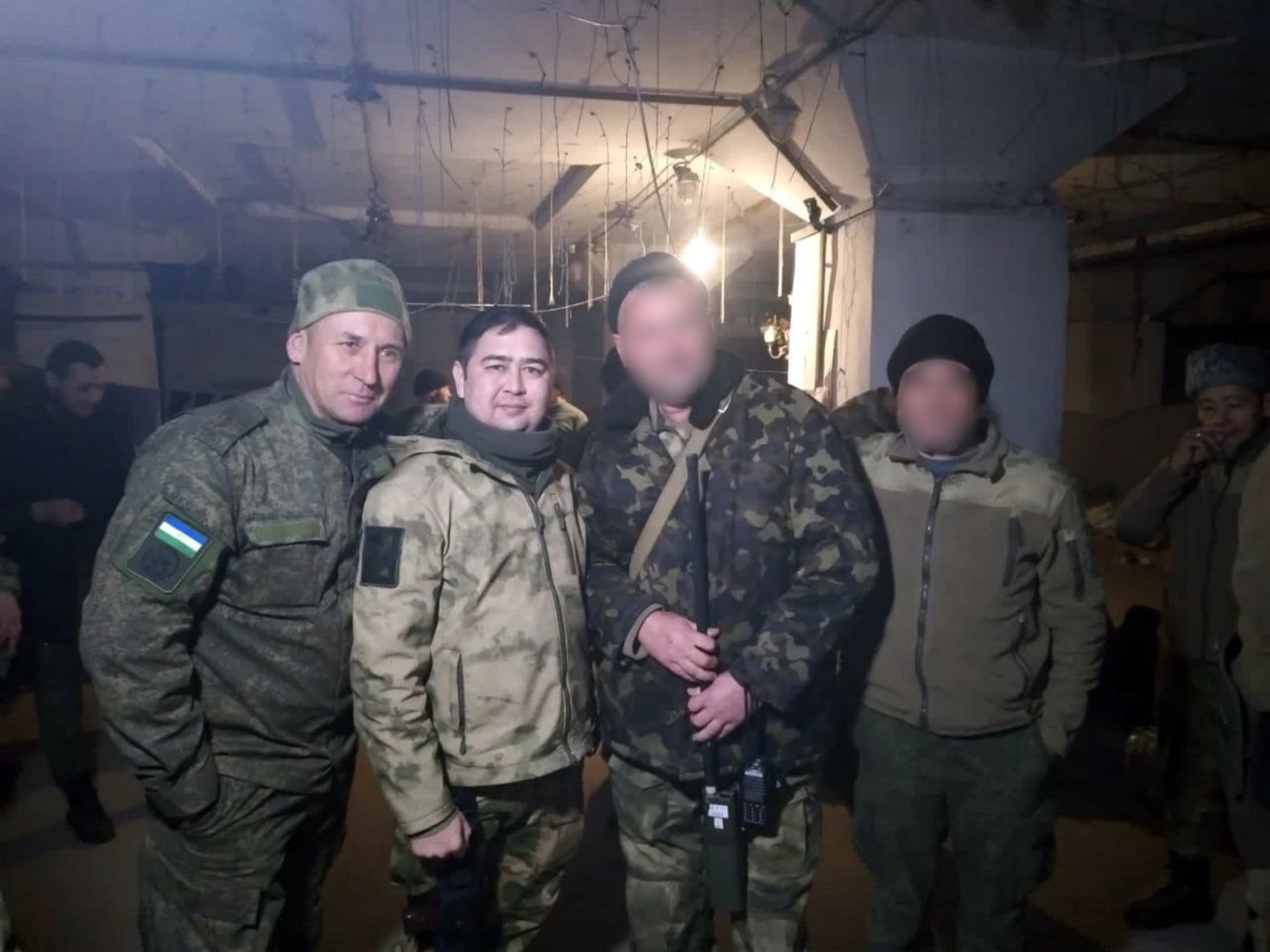 из личного архива ветерана Рамиль Исянбаев — первый слева.