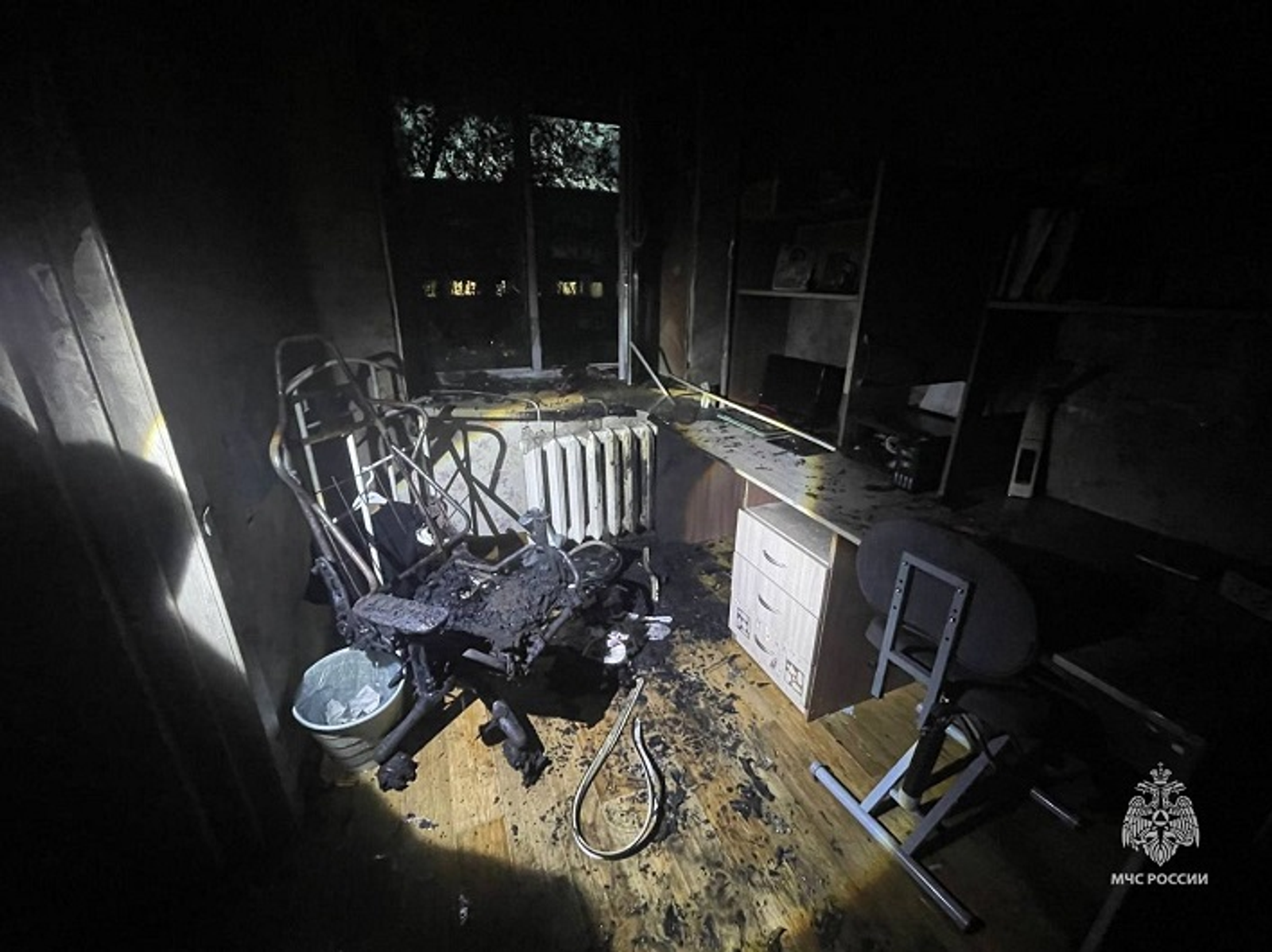 В Башкирии из горящей многоэтажки спасли десять человек