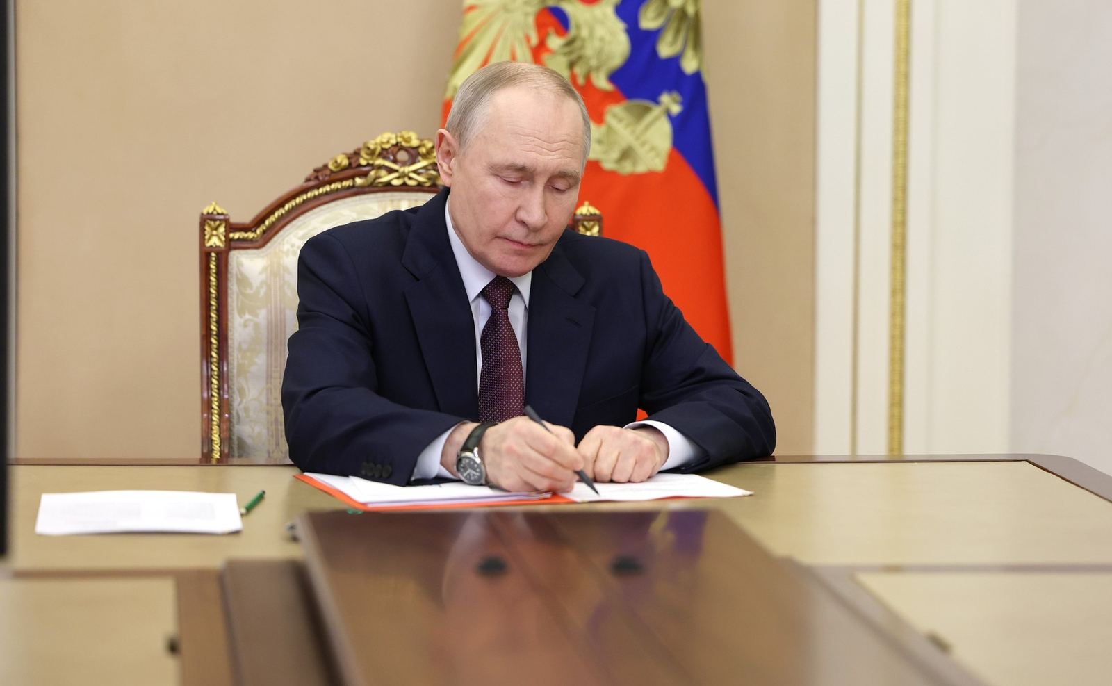 В России изменят контроль за доходами чиновников