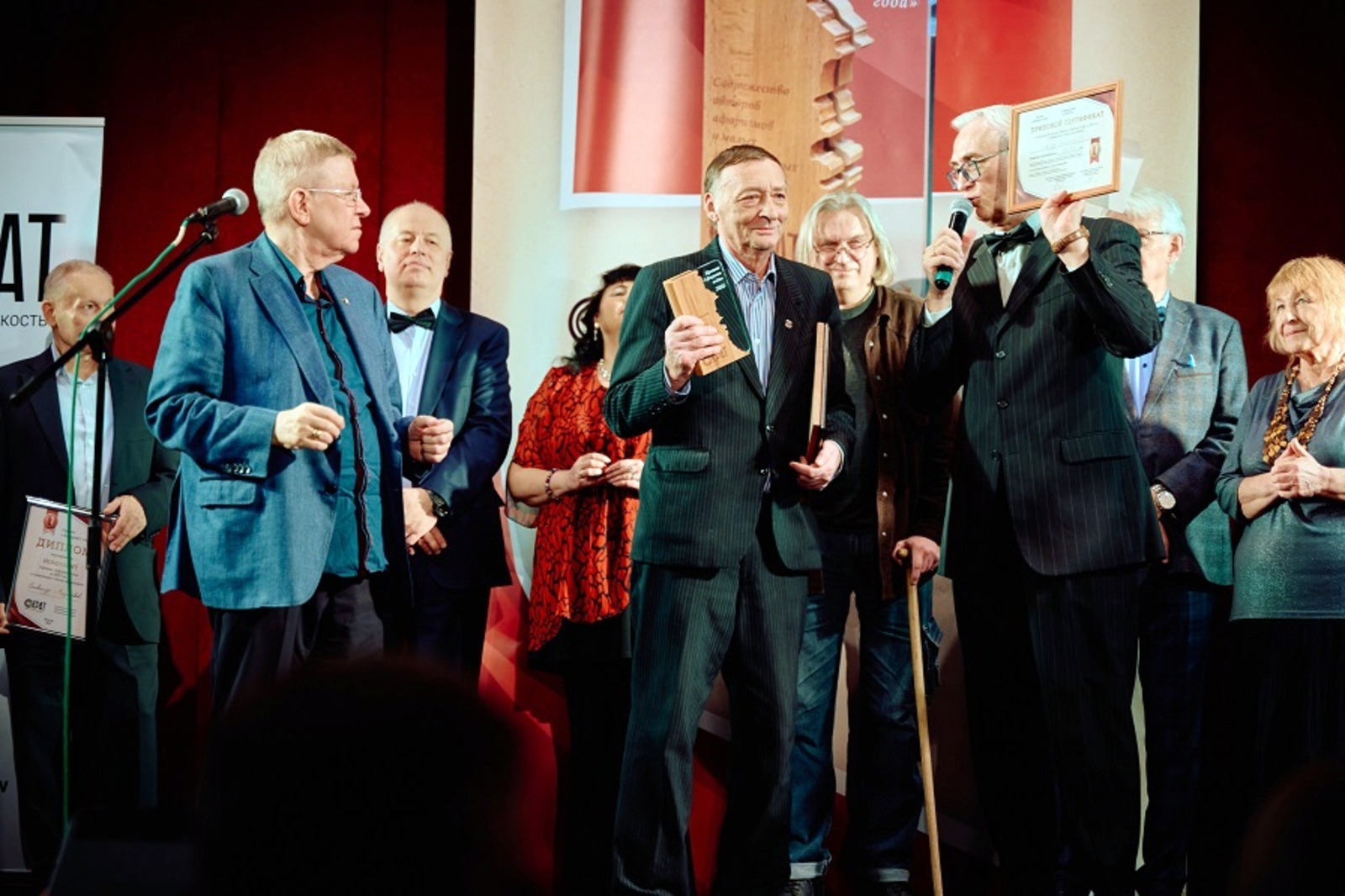 из сообщества содружества «СОКРАТ» в соцсети ВКонтакте Вручение Всероссийской премии — заслуженный итог творческой работы.