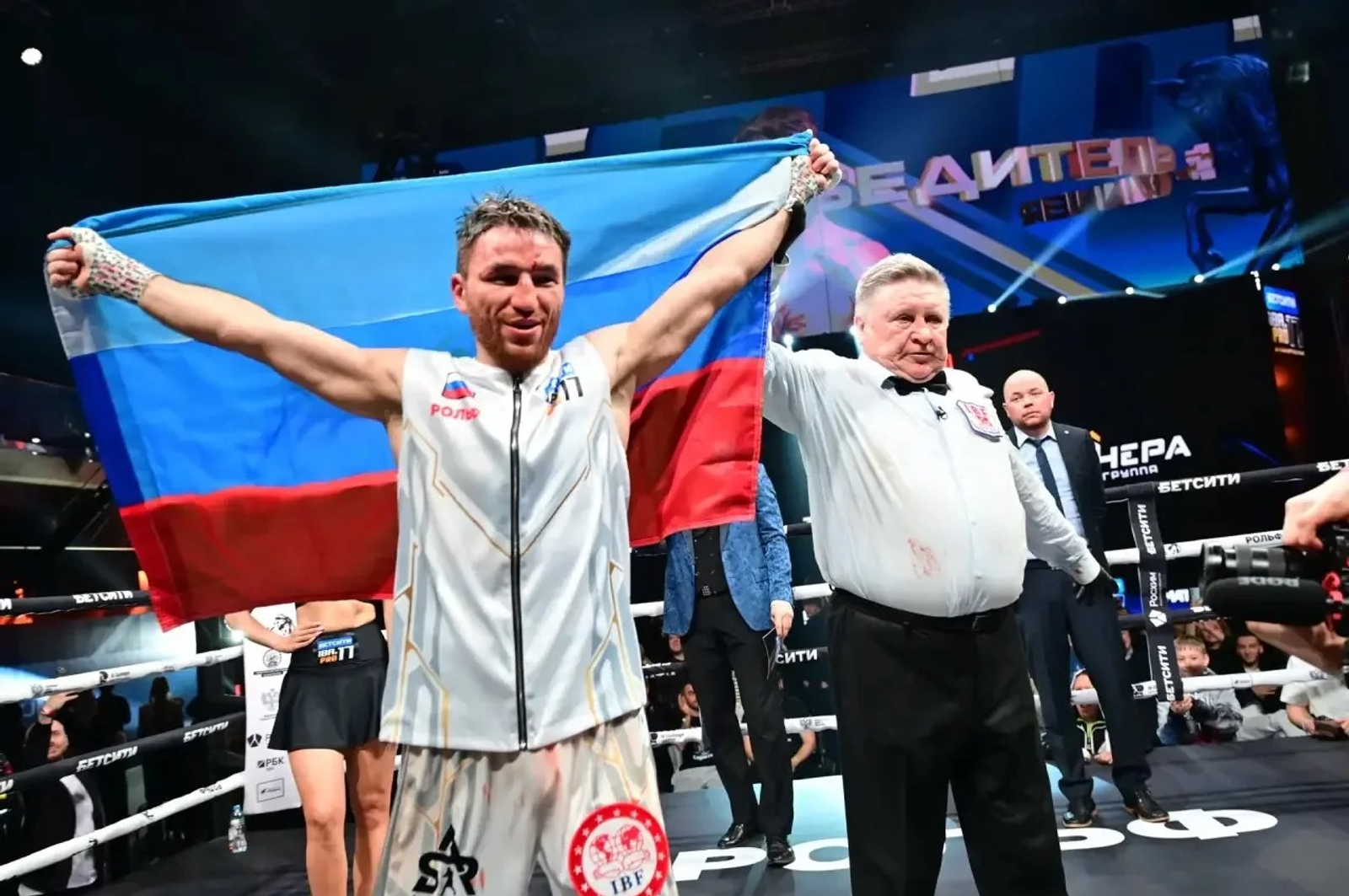 Фото и видео со страницы А. Назарова.