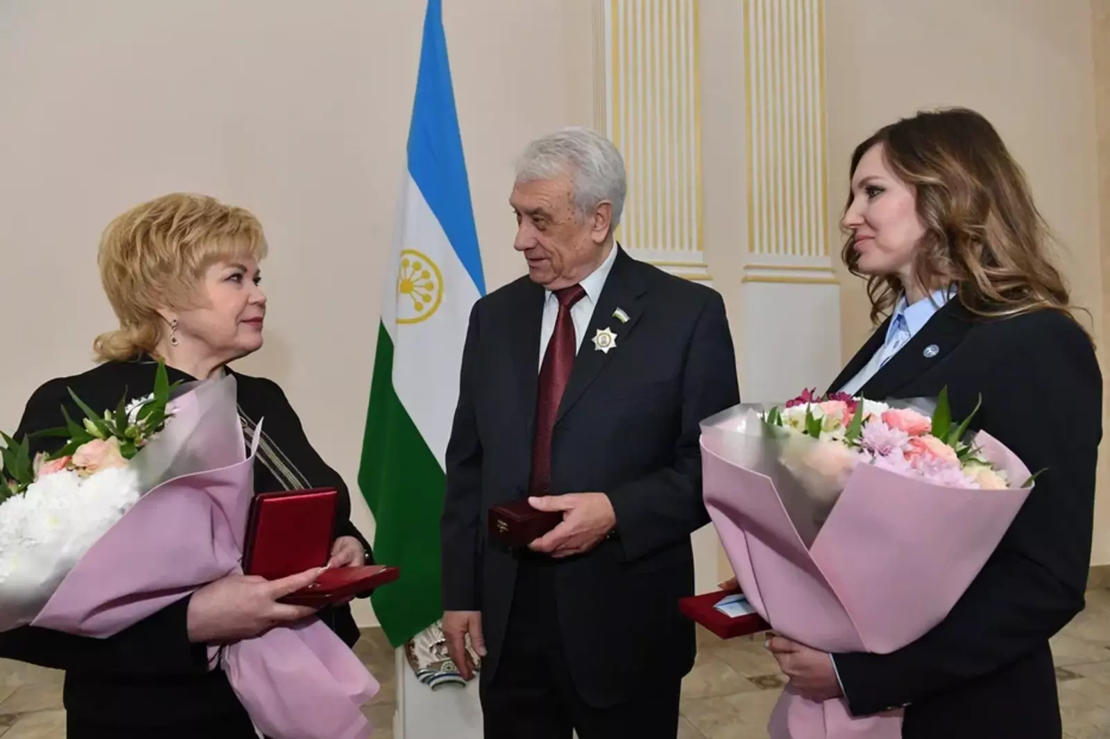 Радий Хабиров вручил государственные награды