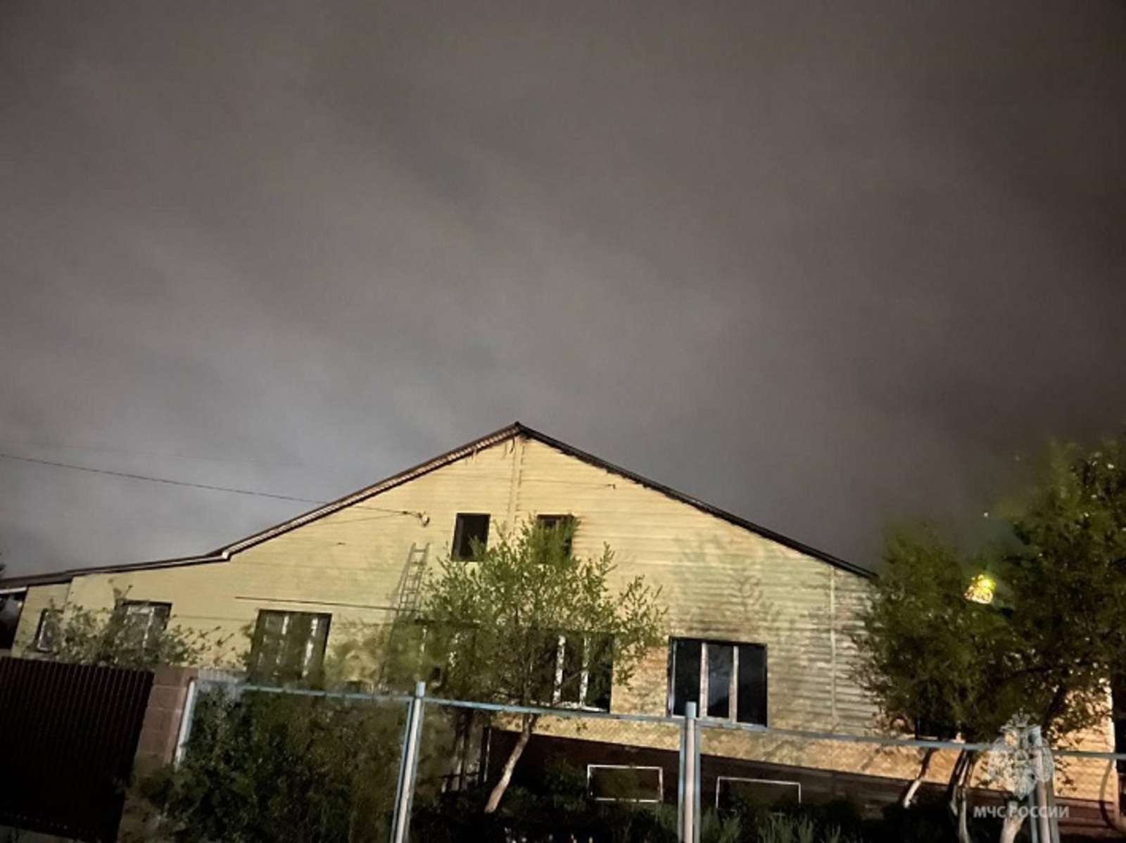 В Башкирии потушили пожар в селе Михайловка