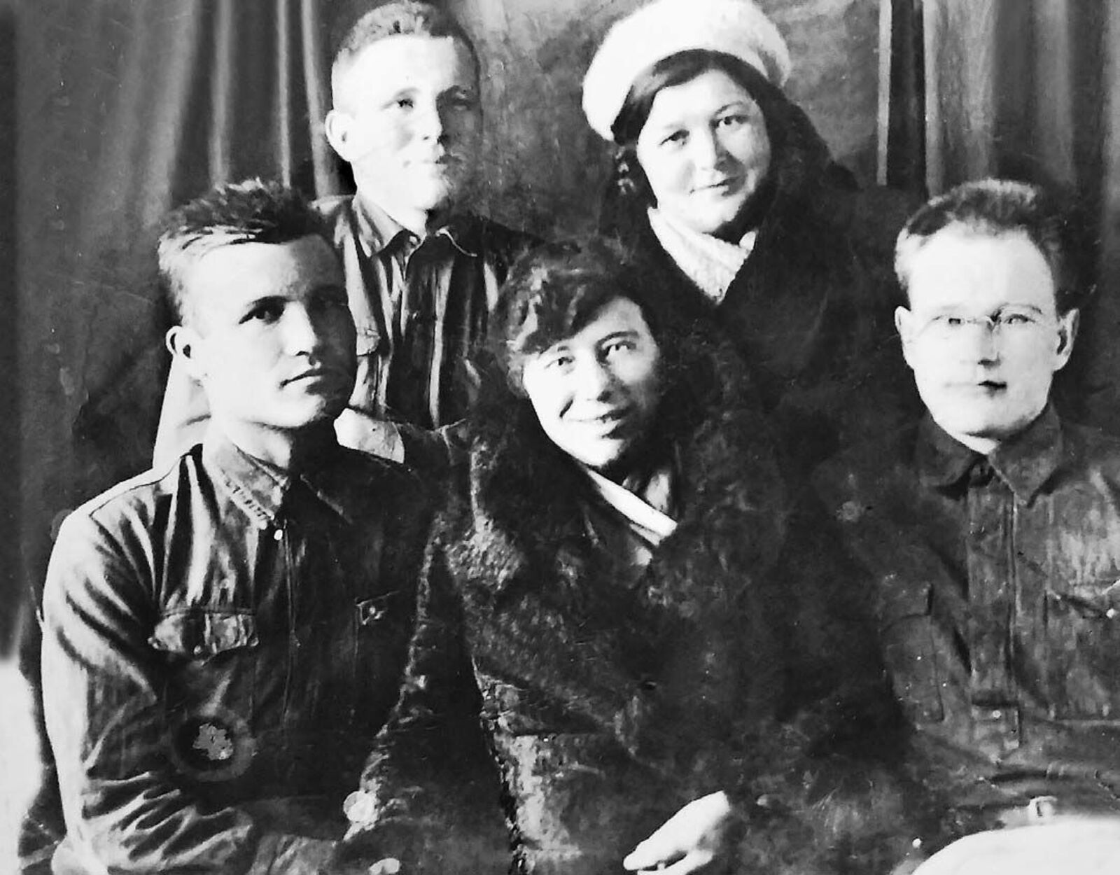 Александр МАСЯГУТОВ Александр Комкин (на фото — крайний слева) был трижды ранен в боях.