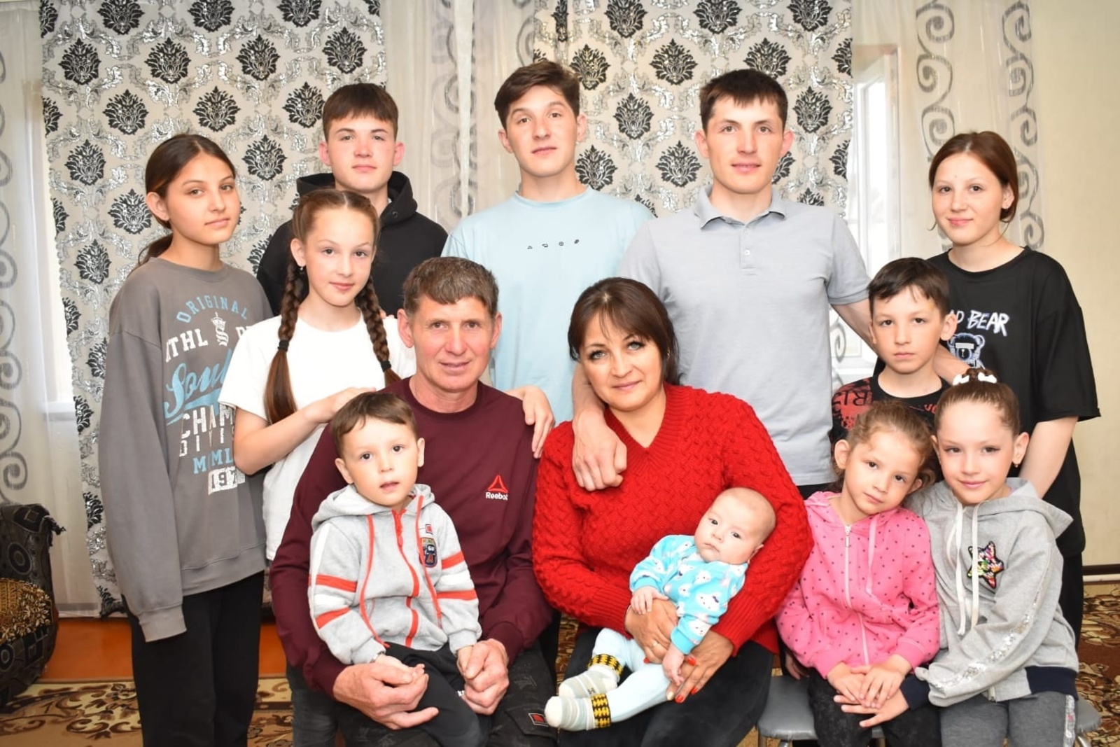 Радий Хабиров рассказал о семье Хайдаршиных, где растут 13 детей