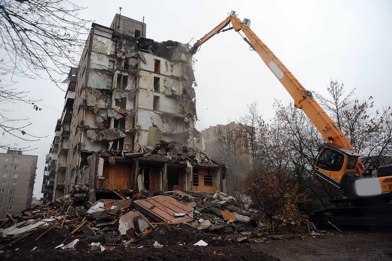 Ринат РАЗАПОВ  Дома обычно строят снизу, а разрушают — сверху.