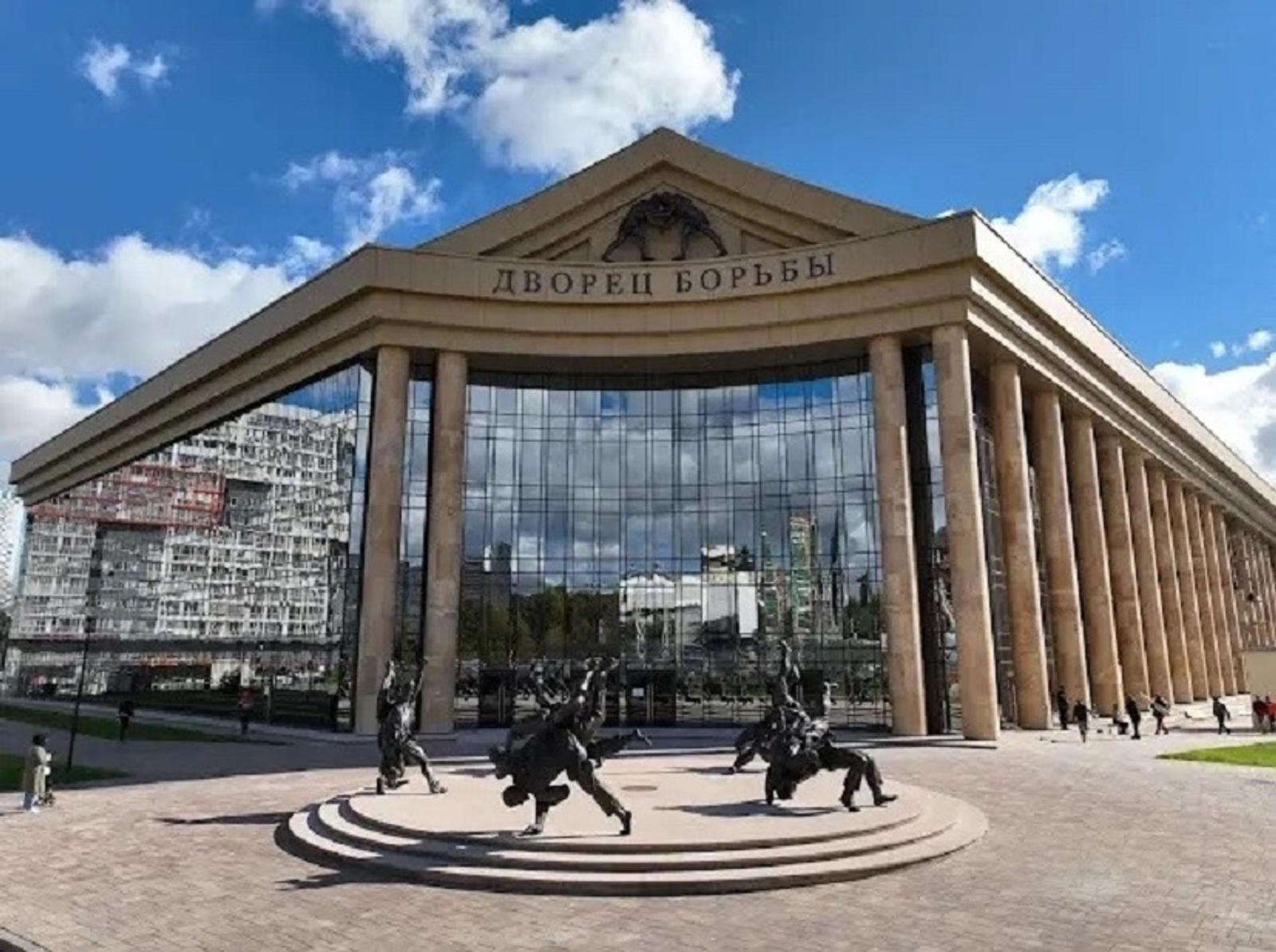 Андрей Назаров поздравил всех с Международным днём спорта