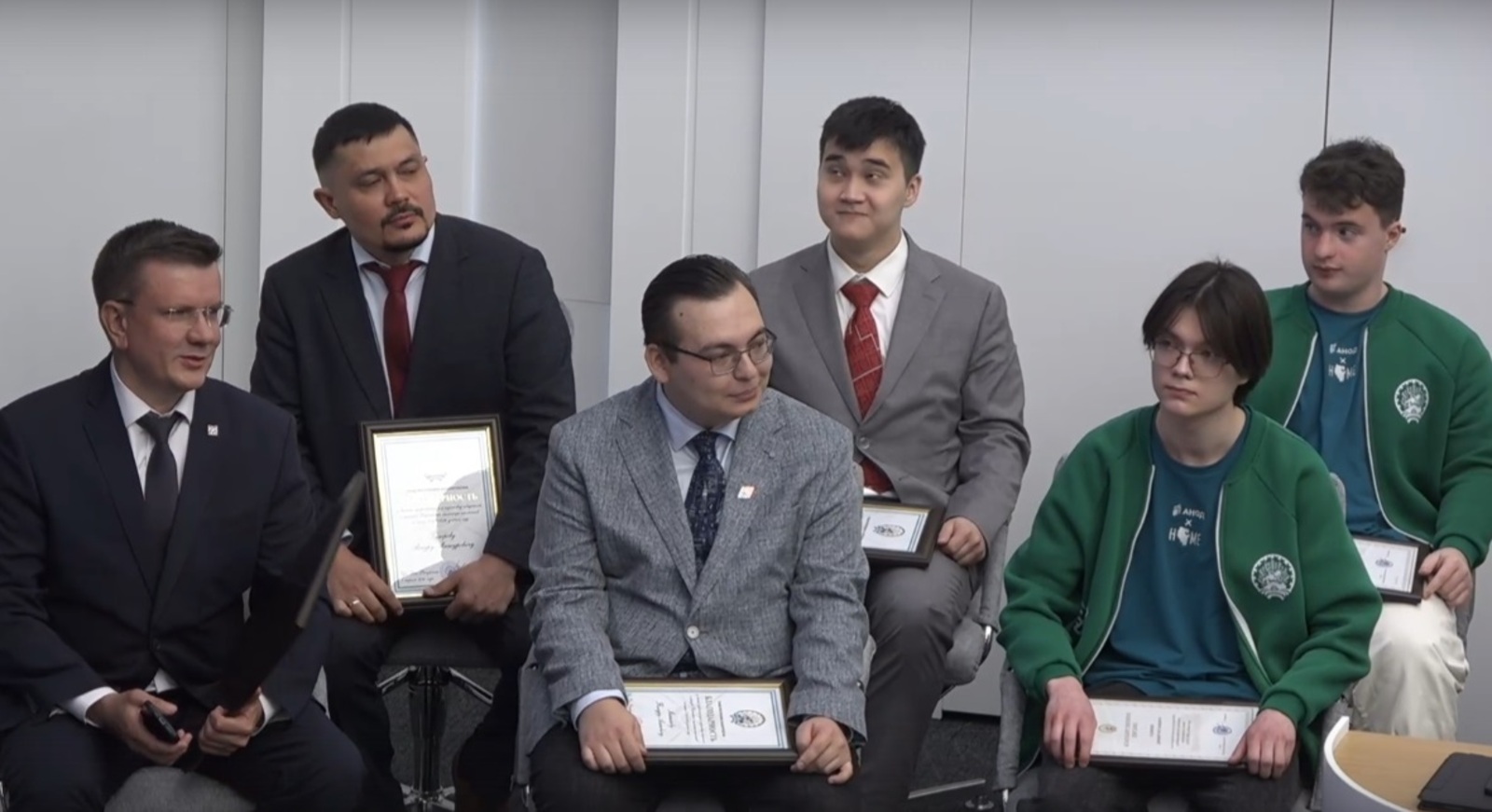 Радий Хабиров наградил победителей олимпиады по химии