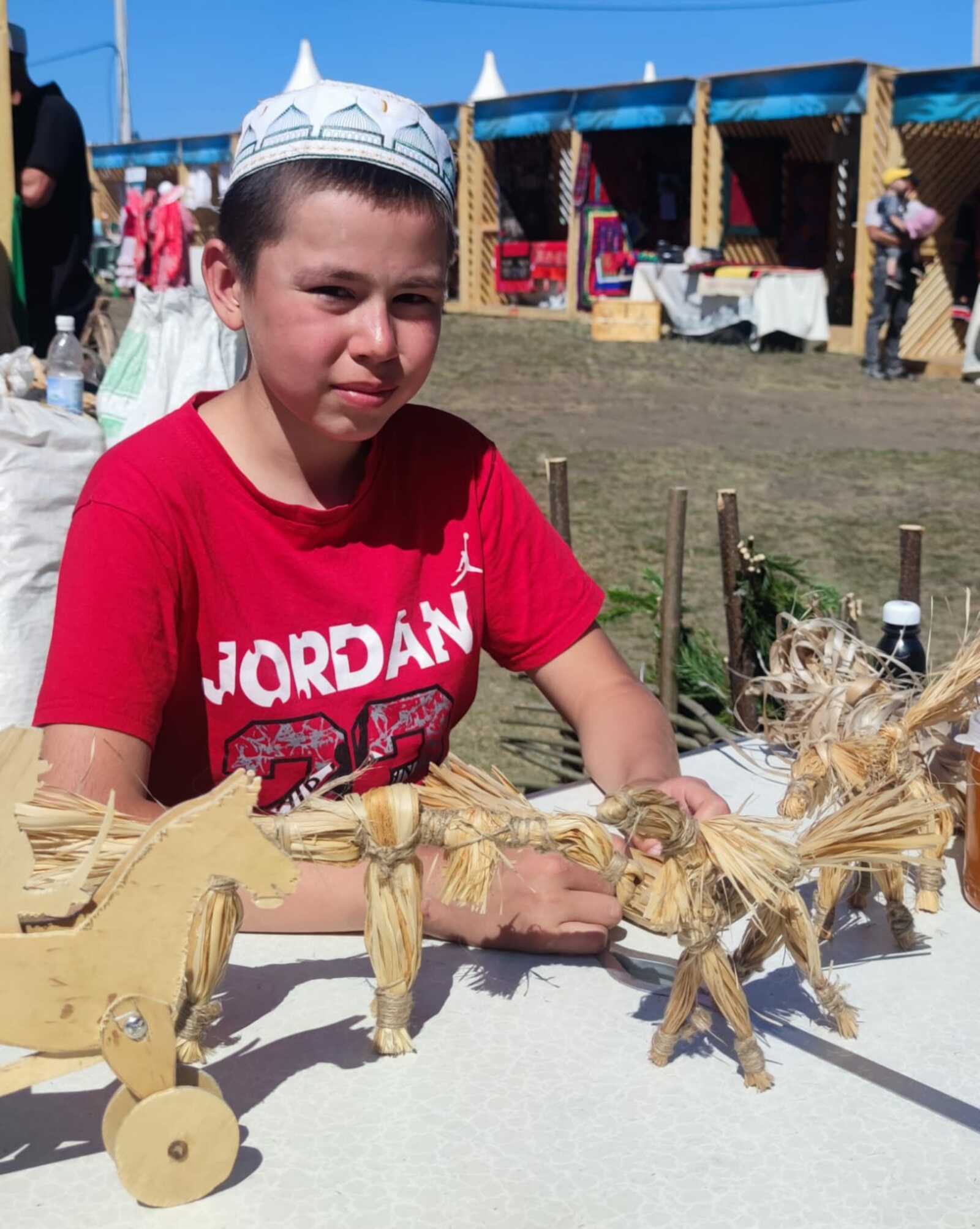 12-летний уфимец подарил Радию Хабирову игрушку собственного изготовления