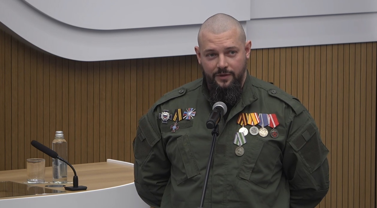 Радий Хабиров наградил казака-разведчика медалью генерала Шаймуратова