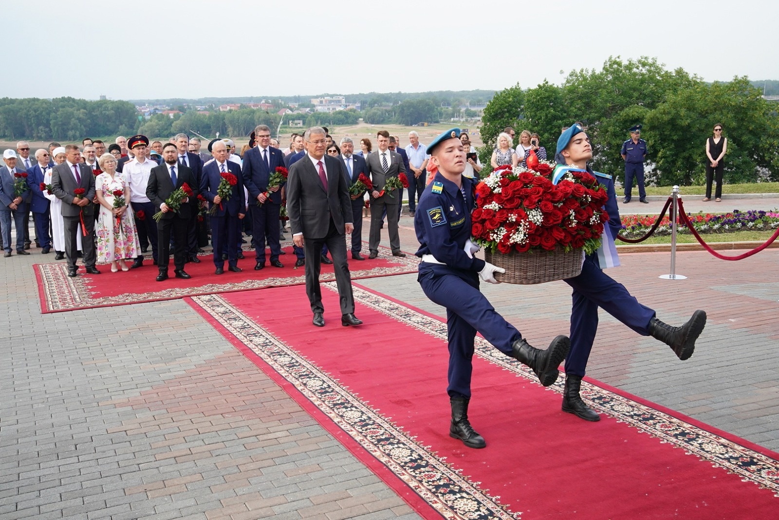 Радий Хабиров поздравил земляков с Днём России, Днями Салавата Юлаева и Днём Уфы