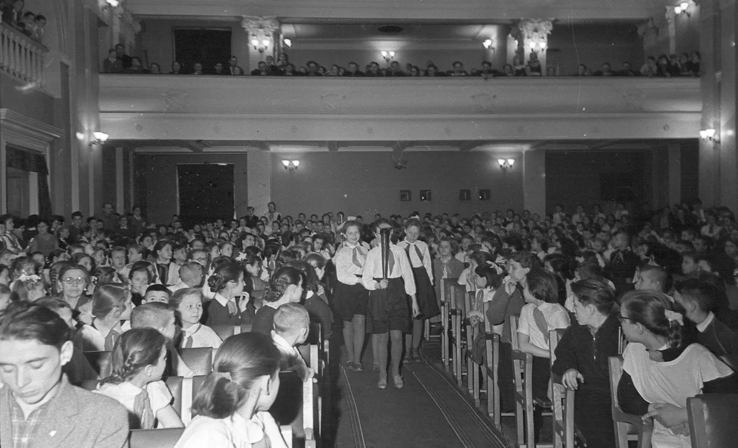 из архива Дворца пионеров Во Дворце пионеров Уфы. 1961 г.