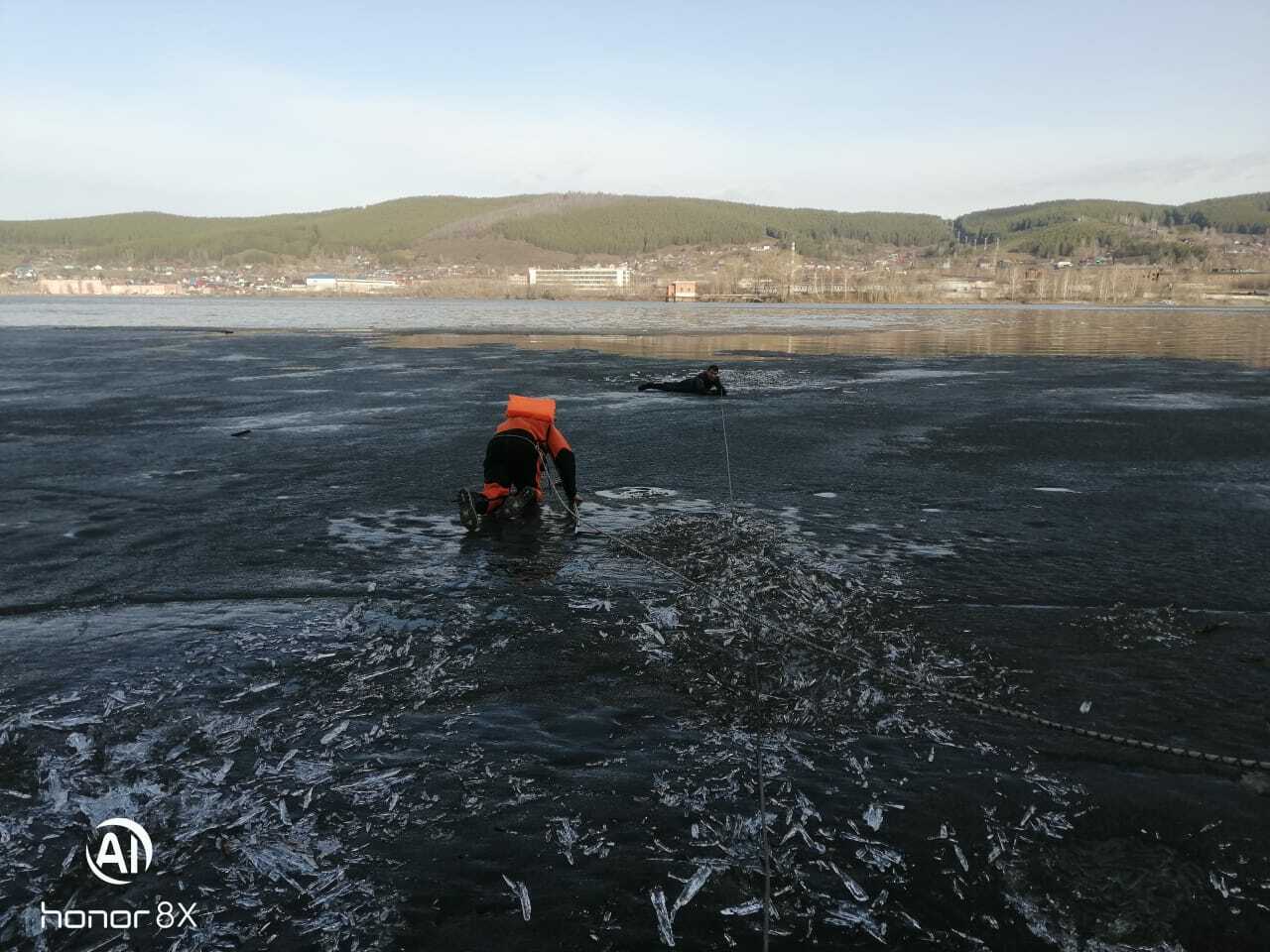 В Башкирии спасатели вытащили из воды собаку, а женщину не успели...