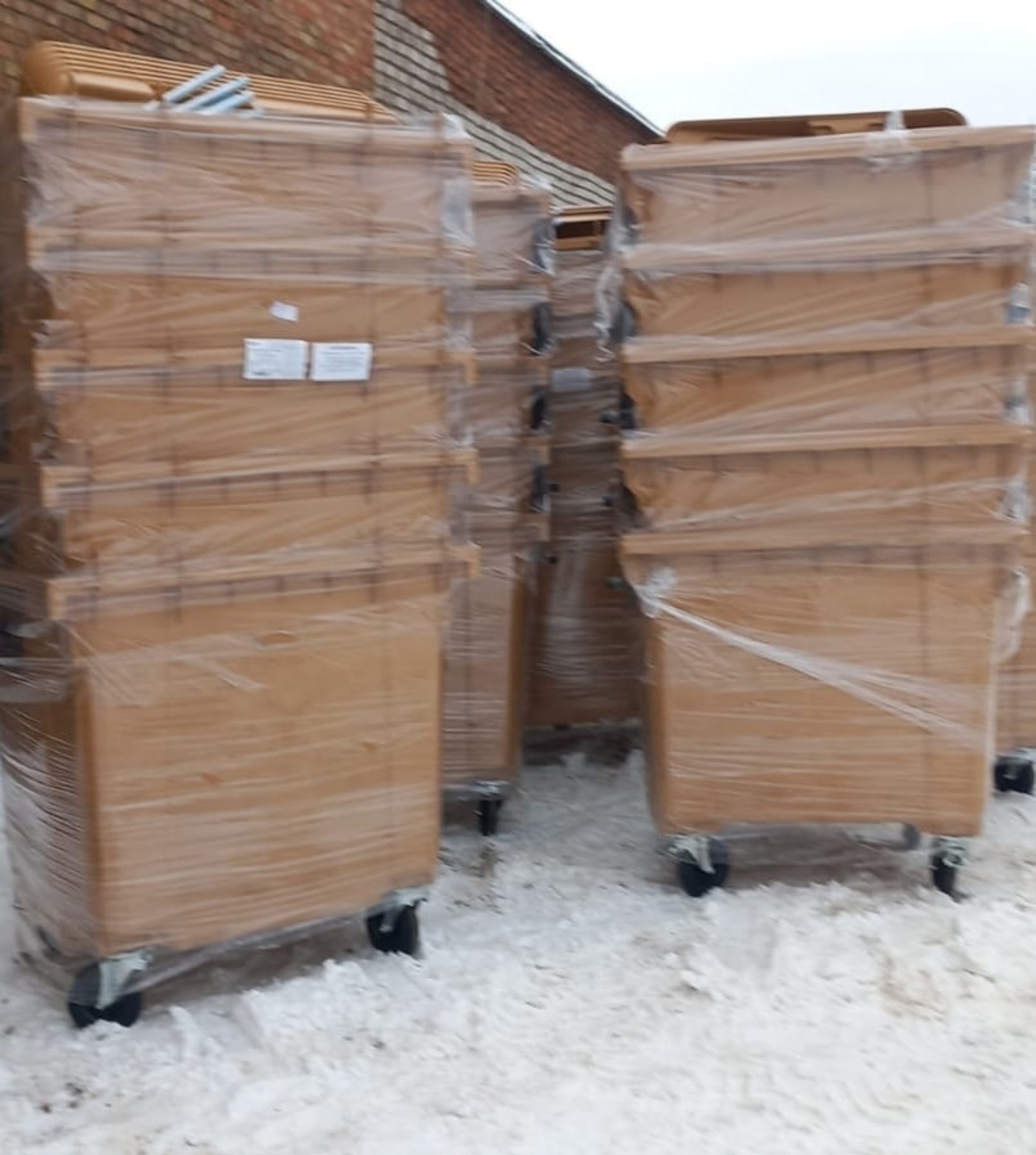 В Башкирии ещё один город получил контейнеры для раздельного сбора мусора