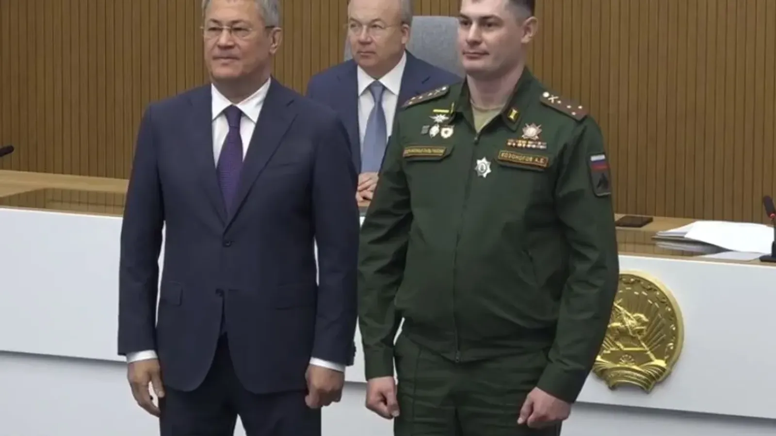 Радий Хабиров вручил ордена участникам СВО