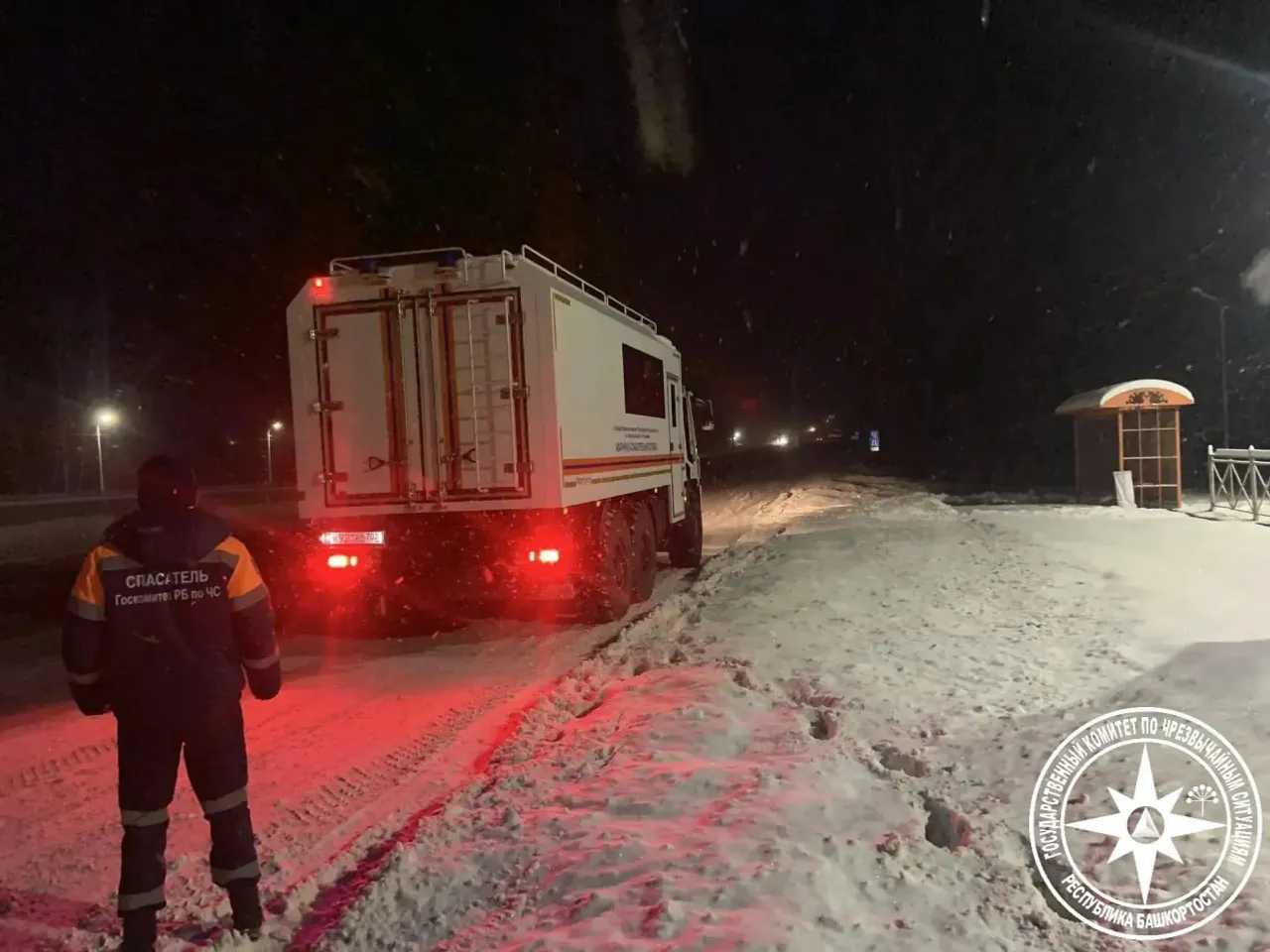 В Башкирии сотни километров дорог остались на ночь закрытыми для транспорта