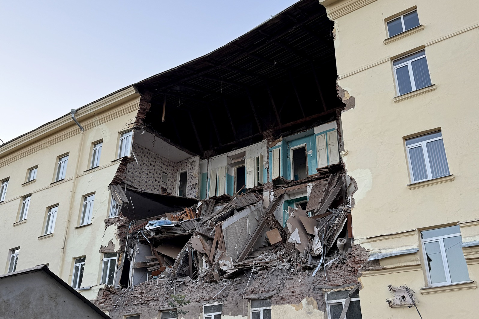 Ратмир Мавлиев узнал об обрушении здания на Коммунистической из соцсетей