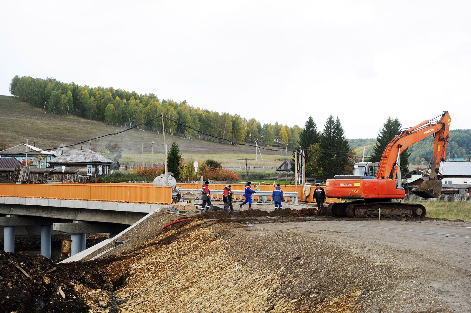 Ринат РАЗАПОВ  Ремонт мостов и дорог — важный аспект укрепления сельских территорий.