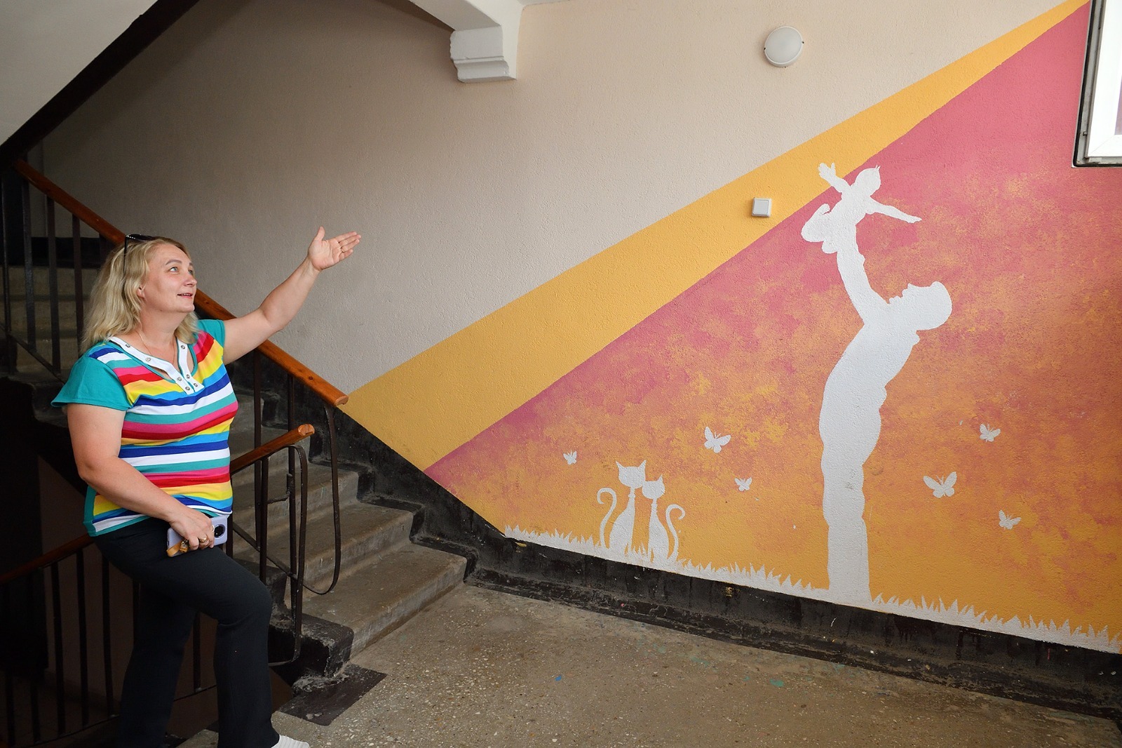 Альберт ЗАГИРОВ  Теперь жильцы с гордостью демонстрируют свои ухоженные подъезды.