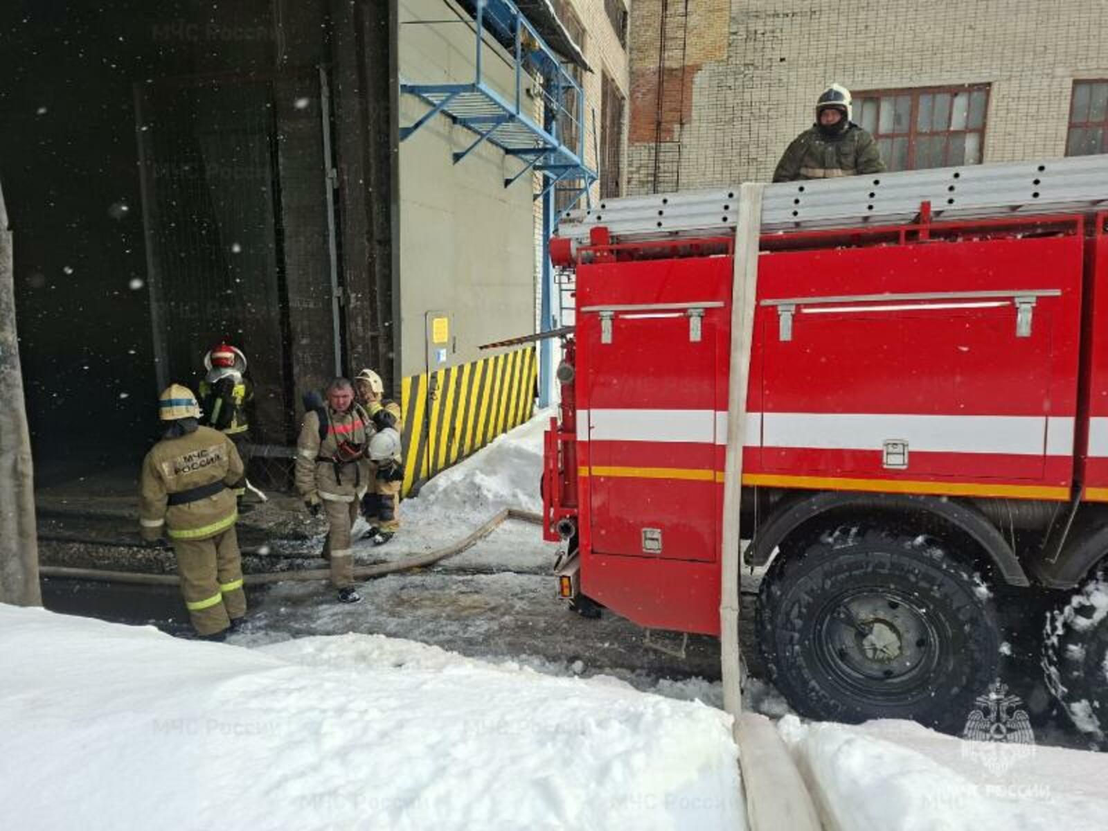 В Башкирии на крупном предприятии случился пожар