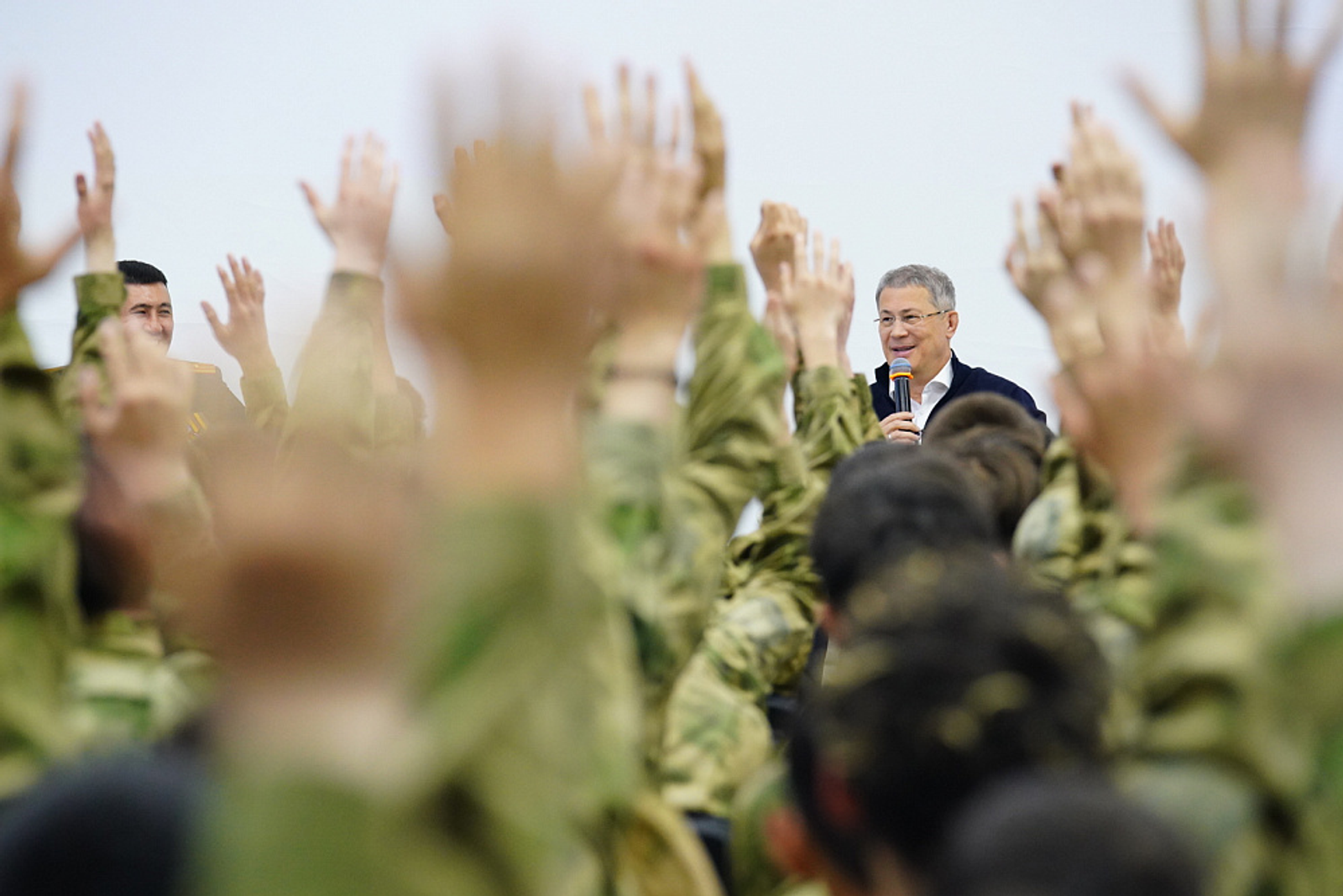 Радий Хабиров провёл встречу со школьниками в парке «Патриот»