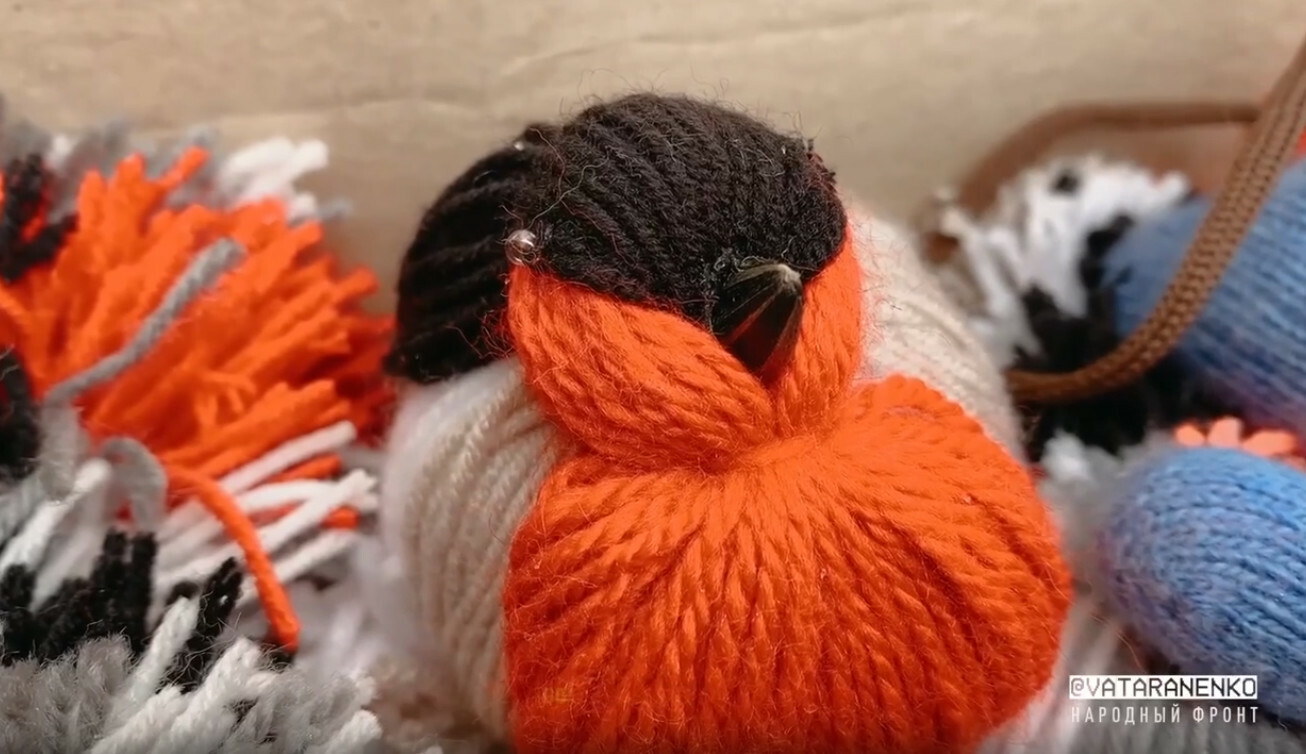 Снегири надежды: волонтёры из Башкирии сделали талисманы для бойцов СВО