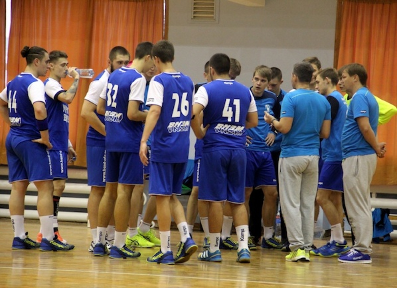 Уфимская молодежная гандбольная команда «Высота» провела два матча на выезде