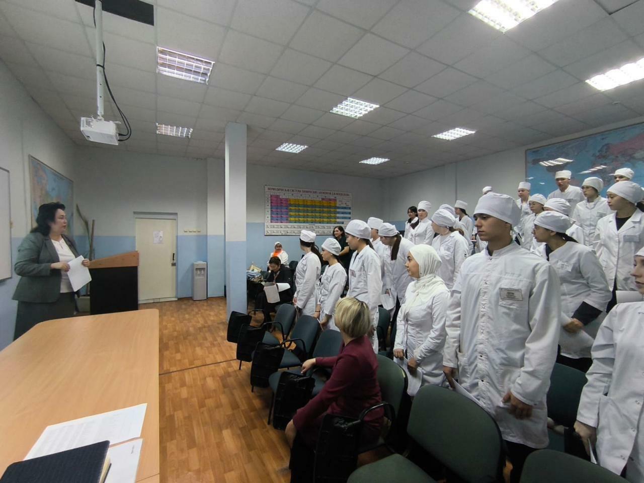 В Башкирии детские стоматологи провели профориентацию в медколледже