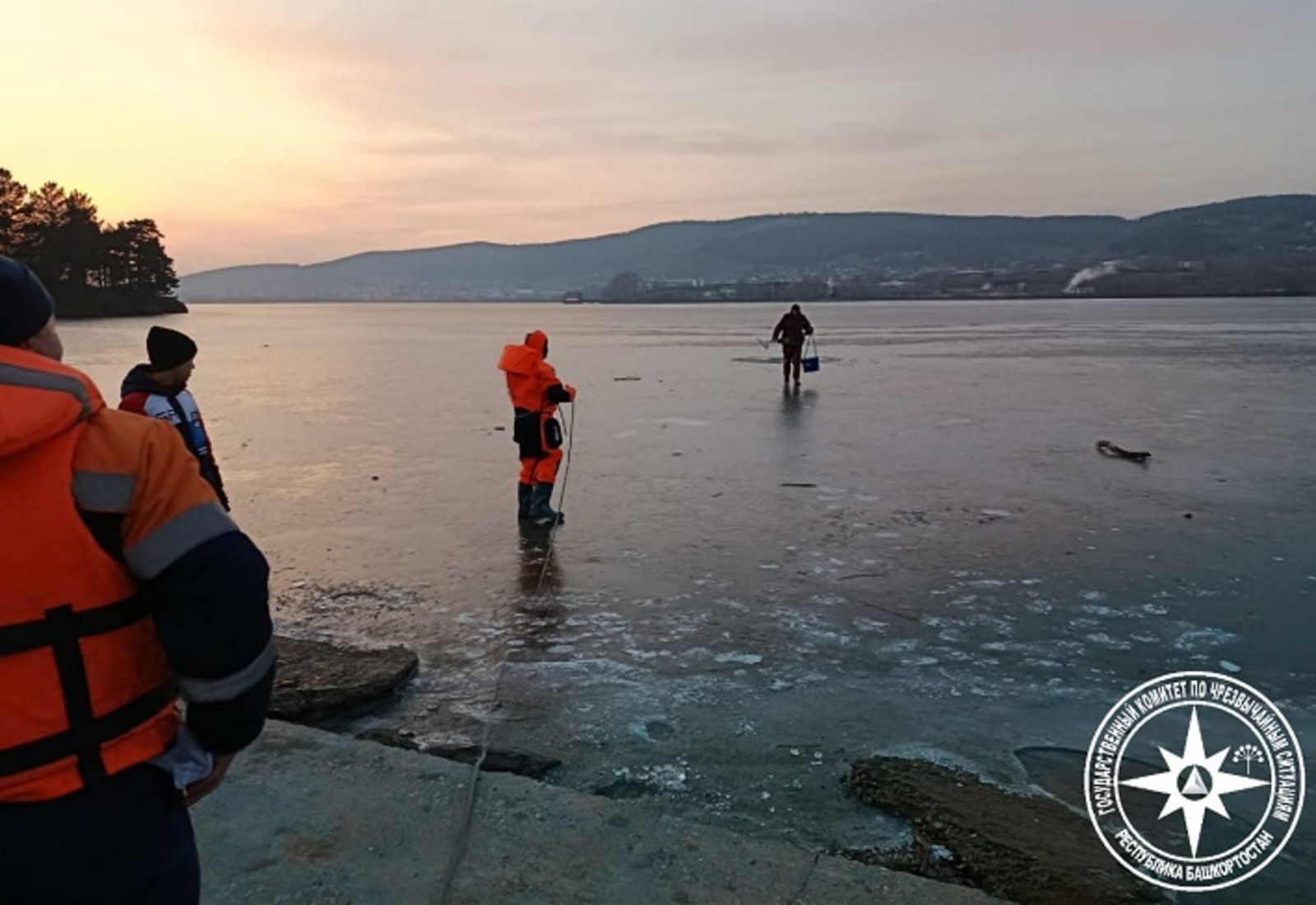 Жителей Башкирии предупреждают: лёд на водоёмах крайне опасен