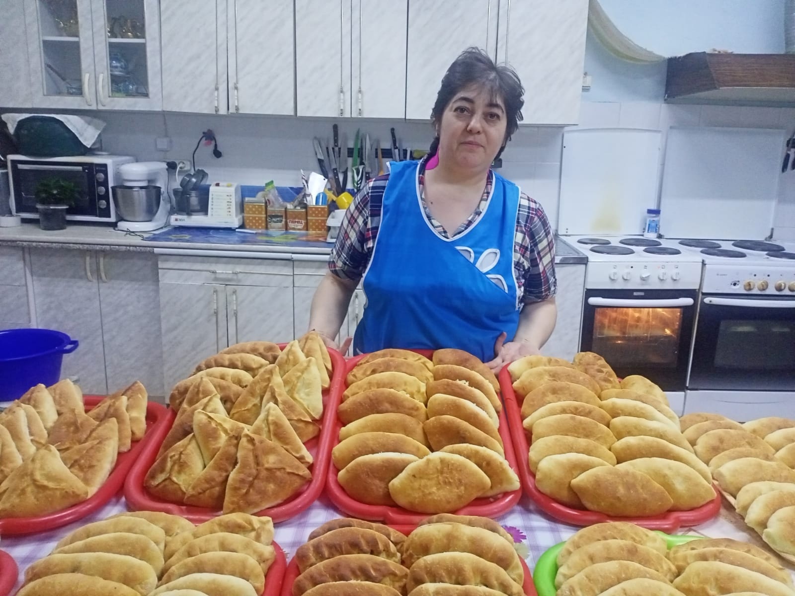 В Белебеевском районе Башкирии напекли пирожков для бойцов СВО