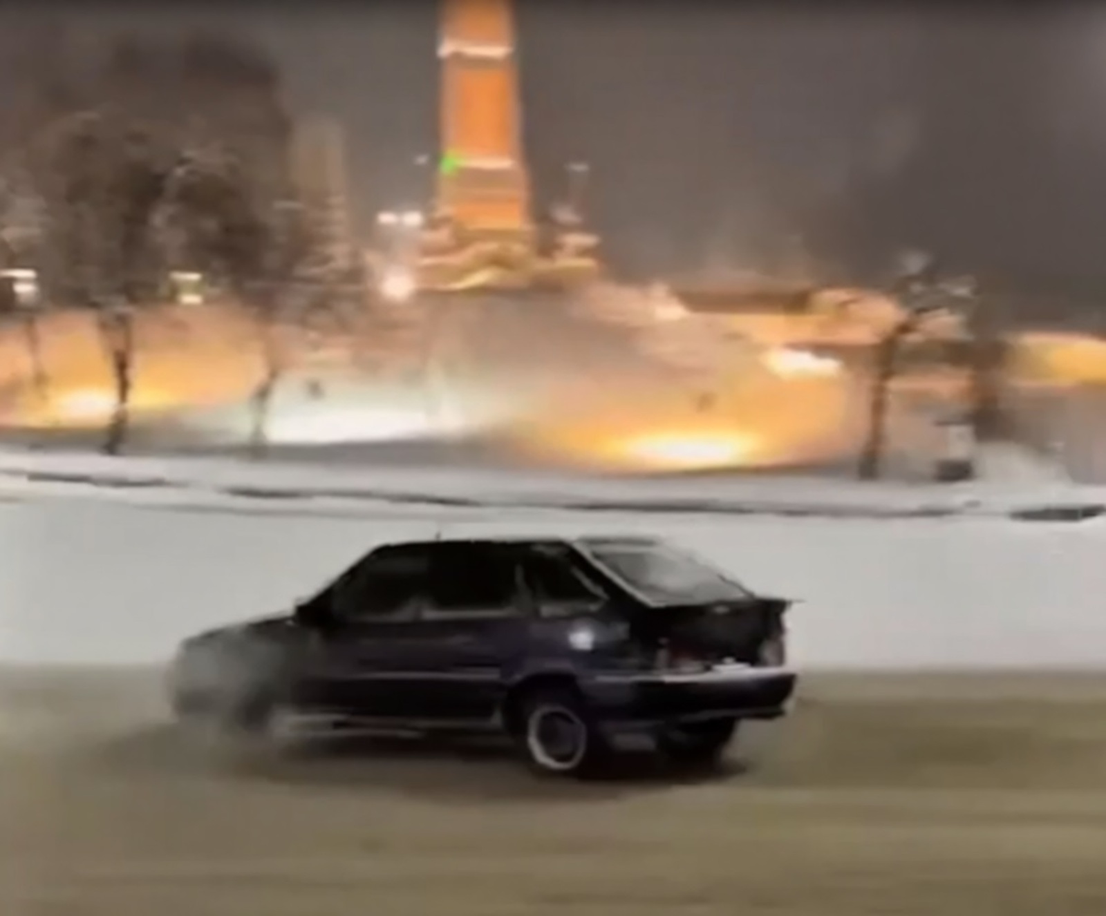 В Уфе дрифтер чуть не устроил аварию