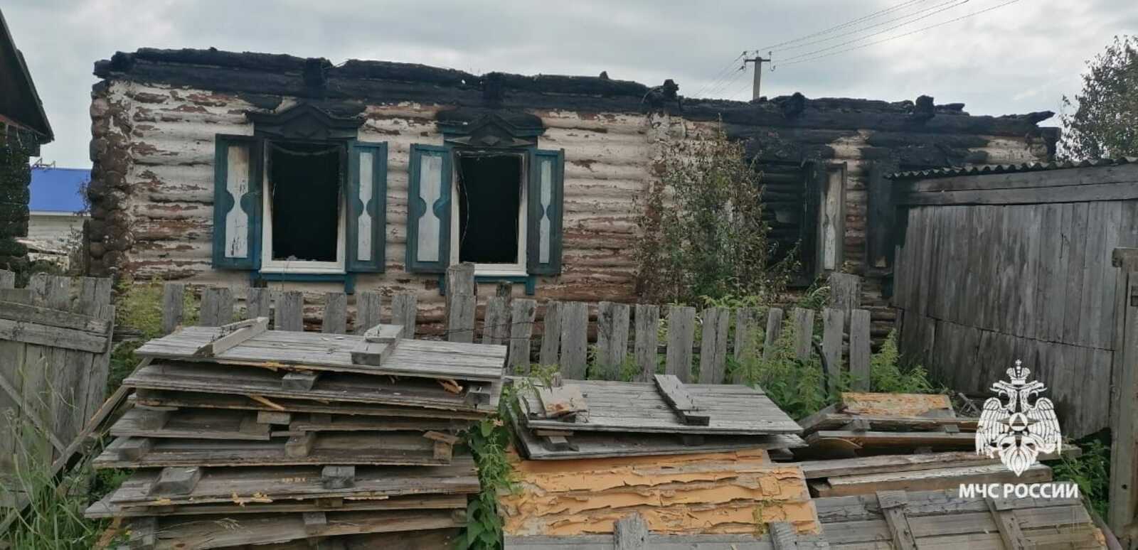 В Башкирии во время пожара не выжил 50-летний хозяин дома