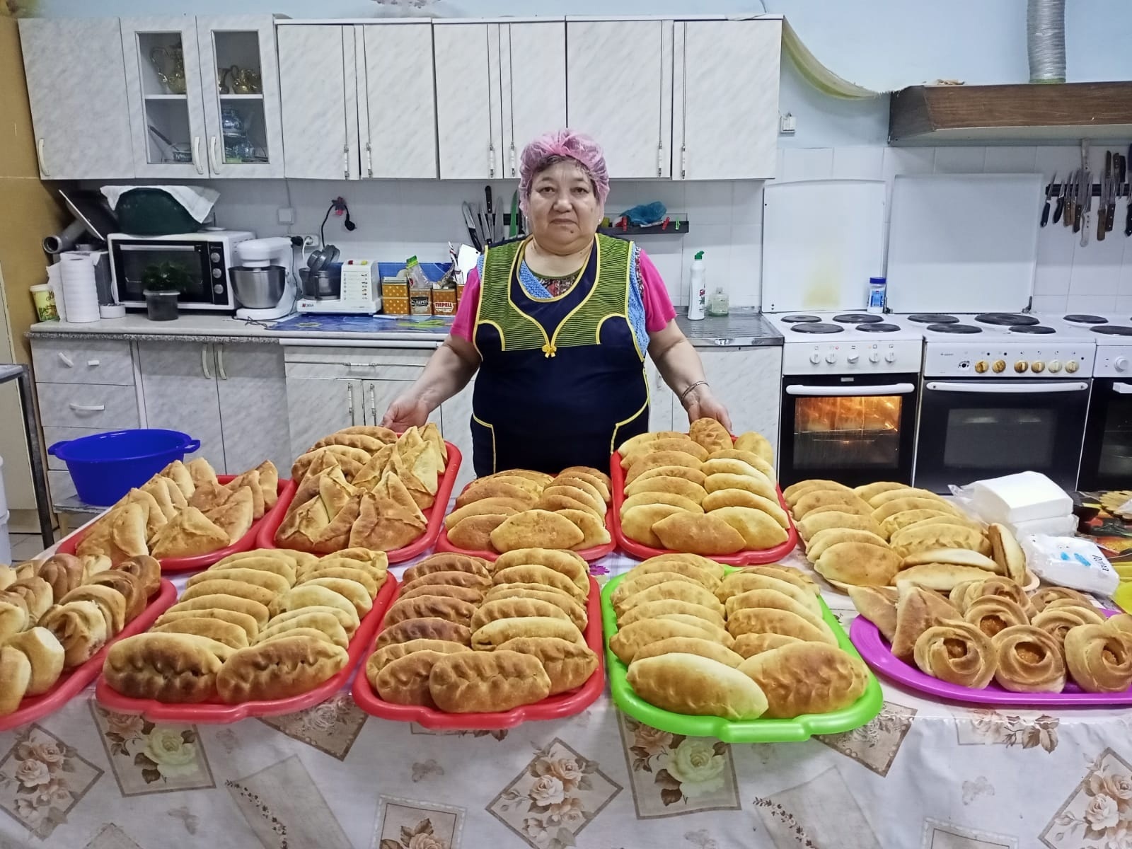 В Белебеевском районе Башкирии напекли пирожков для бойцов СВО