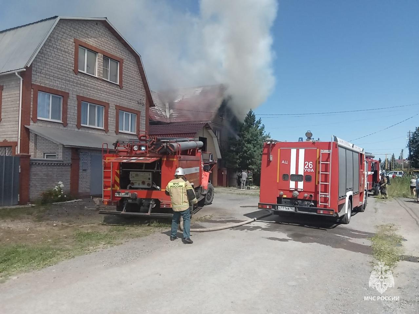 В Уфе горел трёхэтажный частный дом