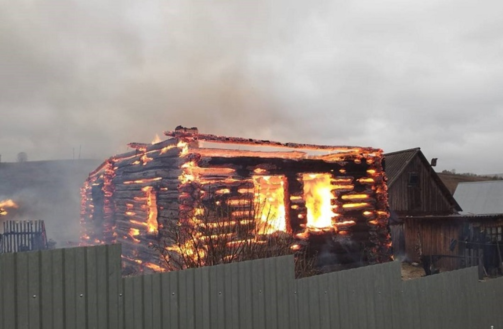 В Башкирии в сгоревшем доме нашли тело хозяина