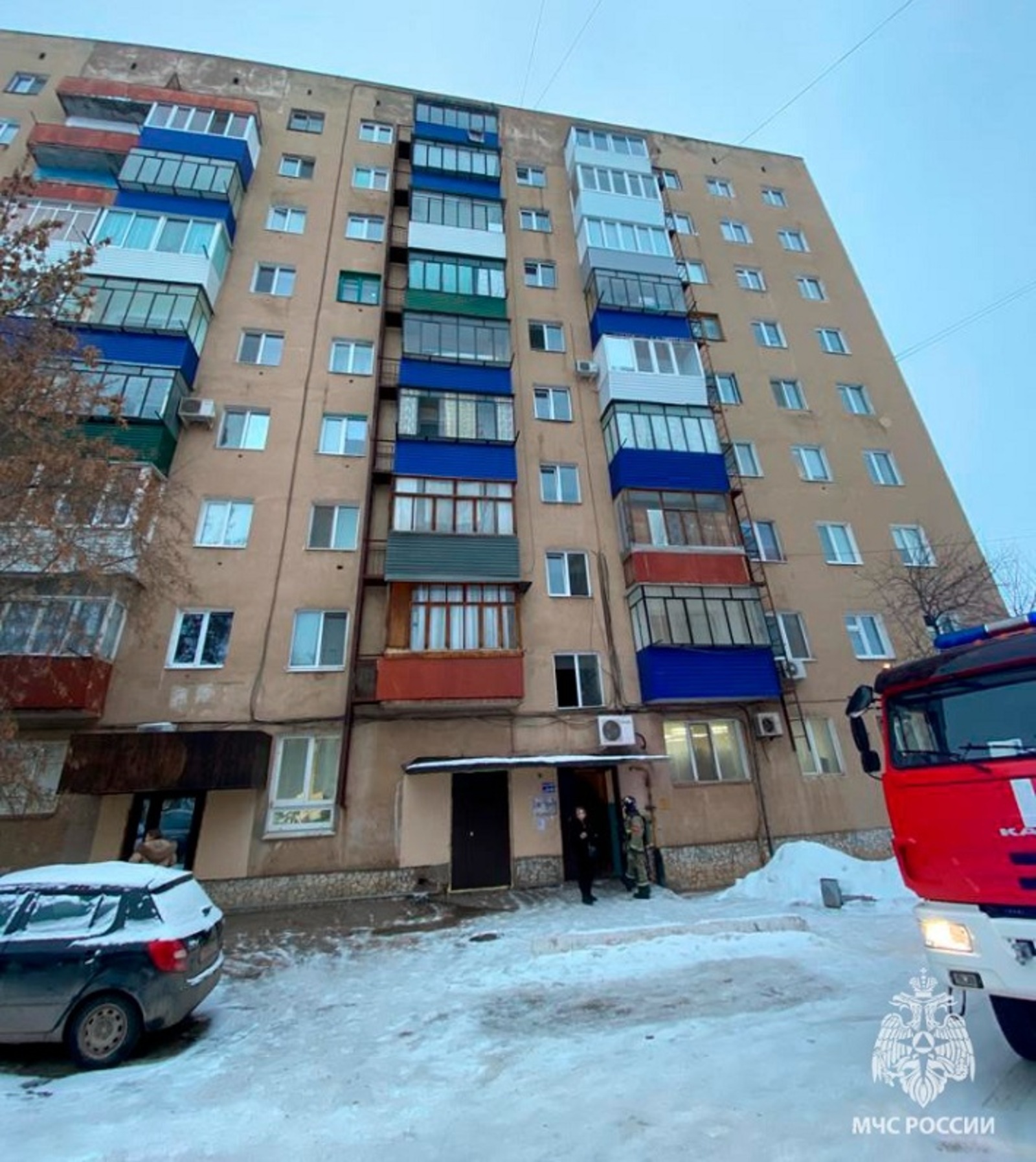 В Башкирии из задымлённой девятиэтажки эвакуировали жильцов