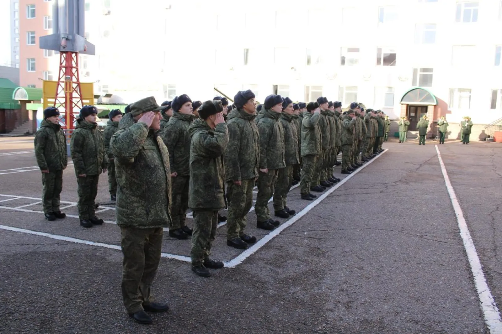 Первая партия осенних призывников отправилась из Башкирии в российские войска