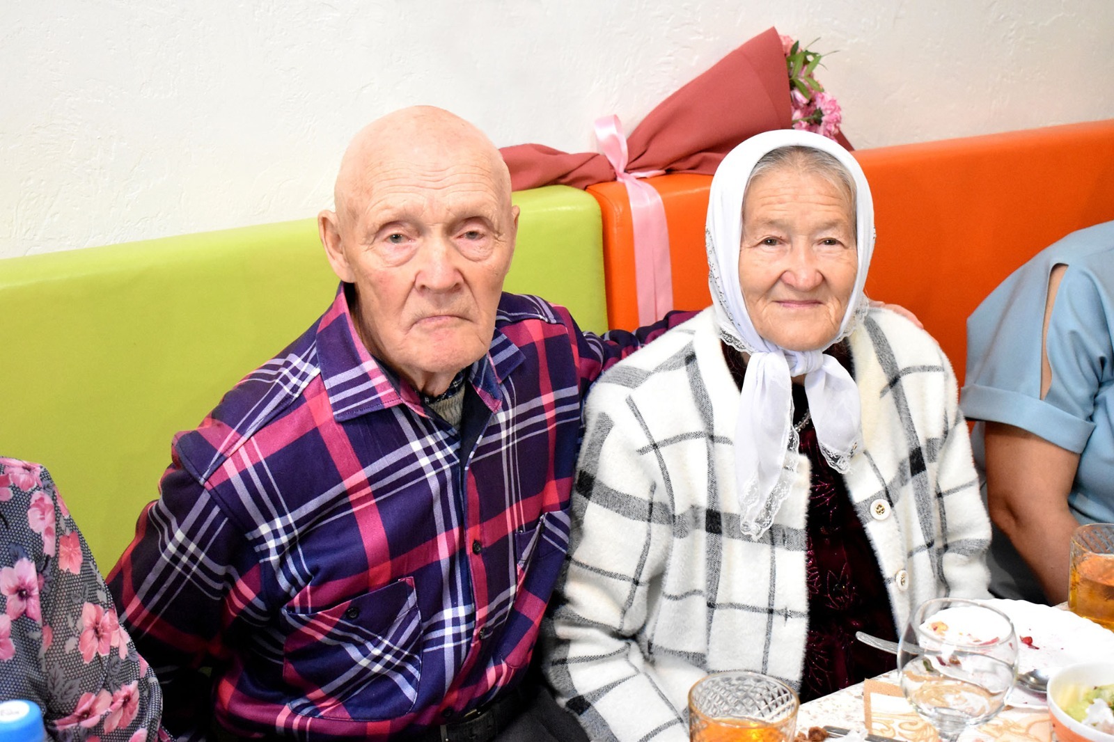 автора В январе Елена и Никифор Микишкины отметили 55-летие  совместной жизни.