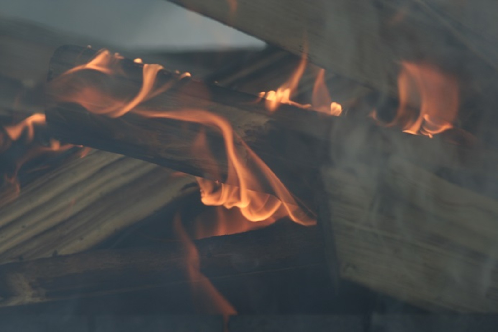 Житель Башкирии поджёг дом с четырьмя детьми