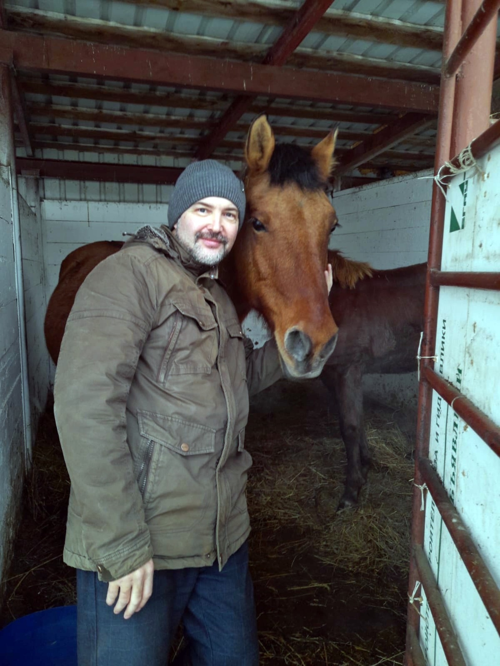 автора Гнедо-саврасая Роза в объятиях ученого Камила Фархутдинова.