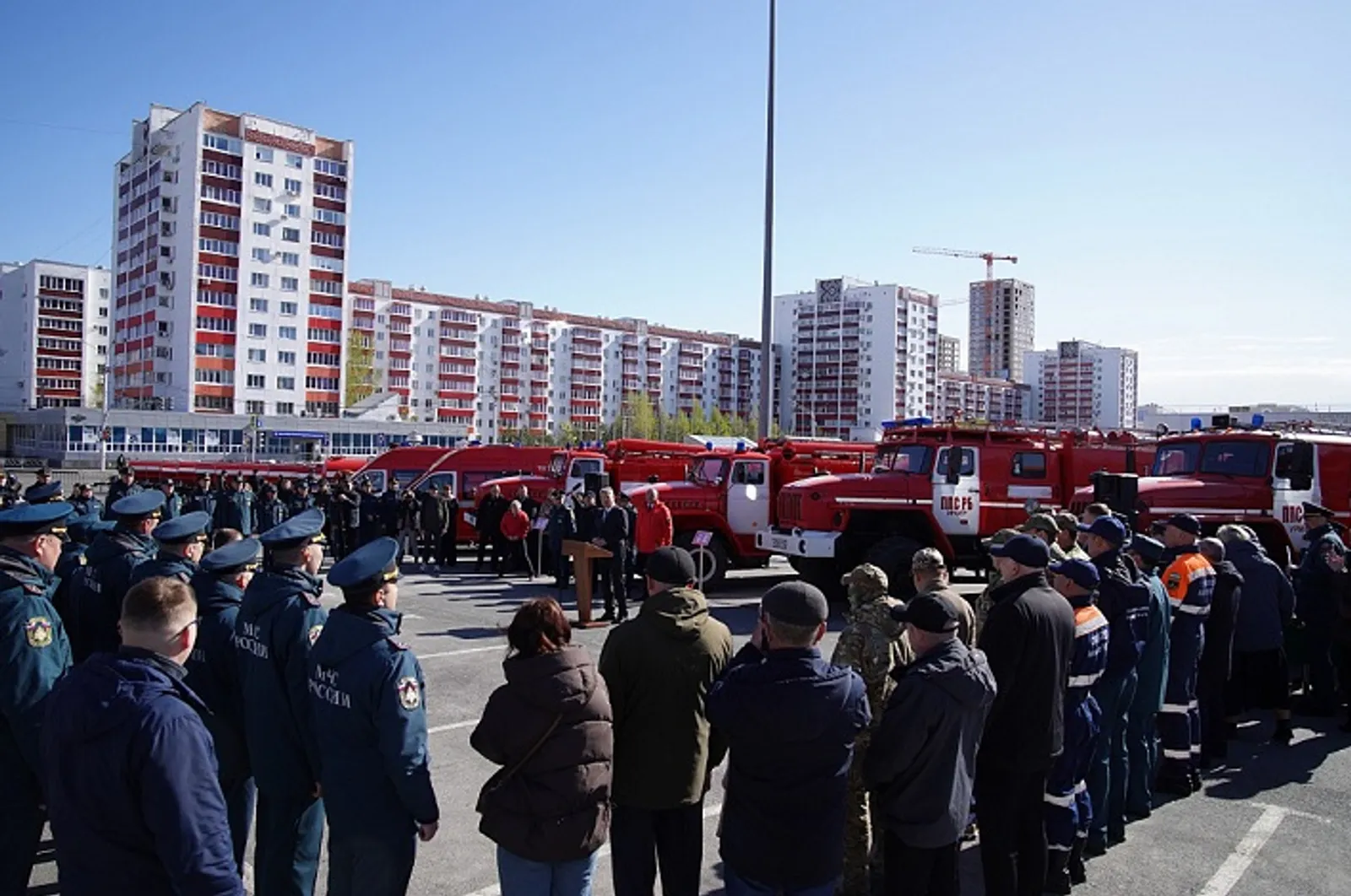 В Уфе пожарным вручили новую технику