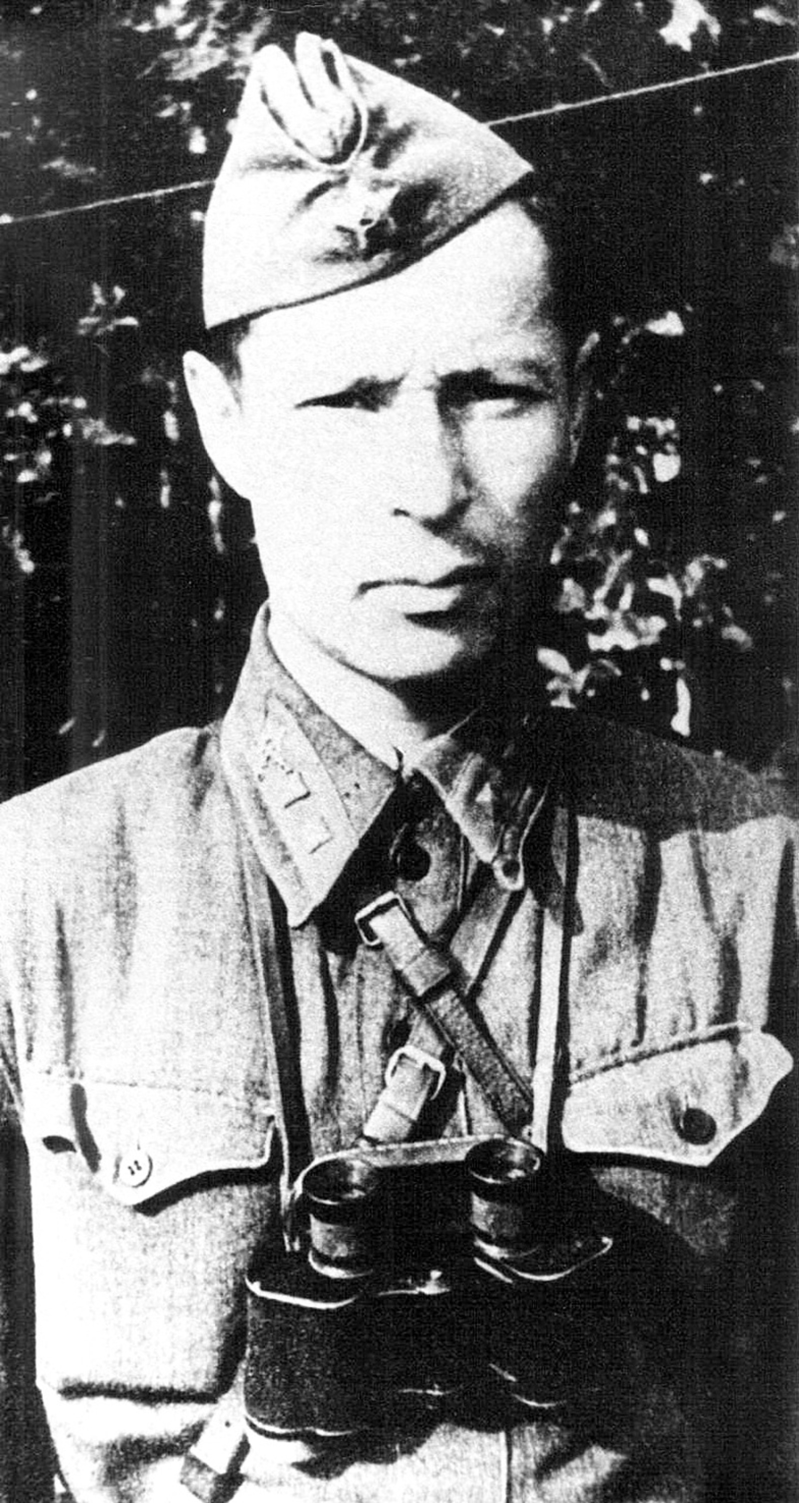 из личного архива Бадрея МАМБЕТКУЛОВА Бадрей Мамбеткулов в годы войны.