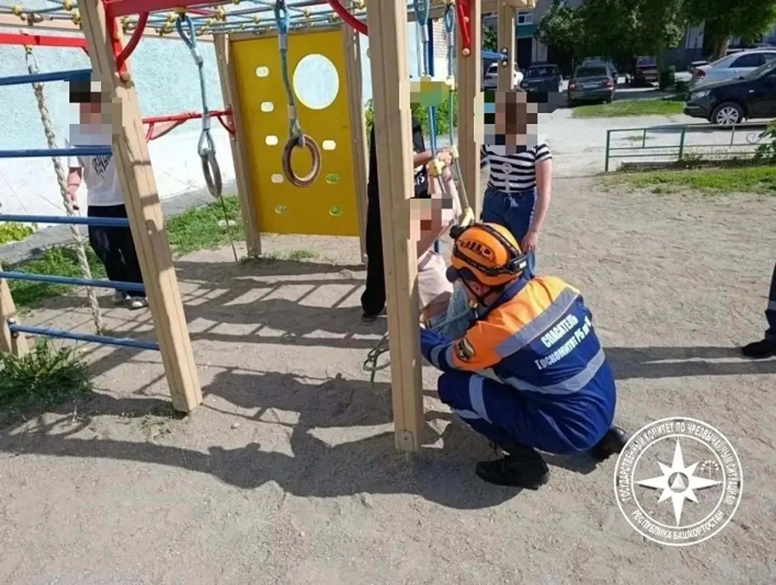 В Башкирии ребёнок получил травму на детской площадке